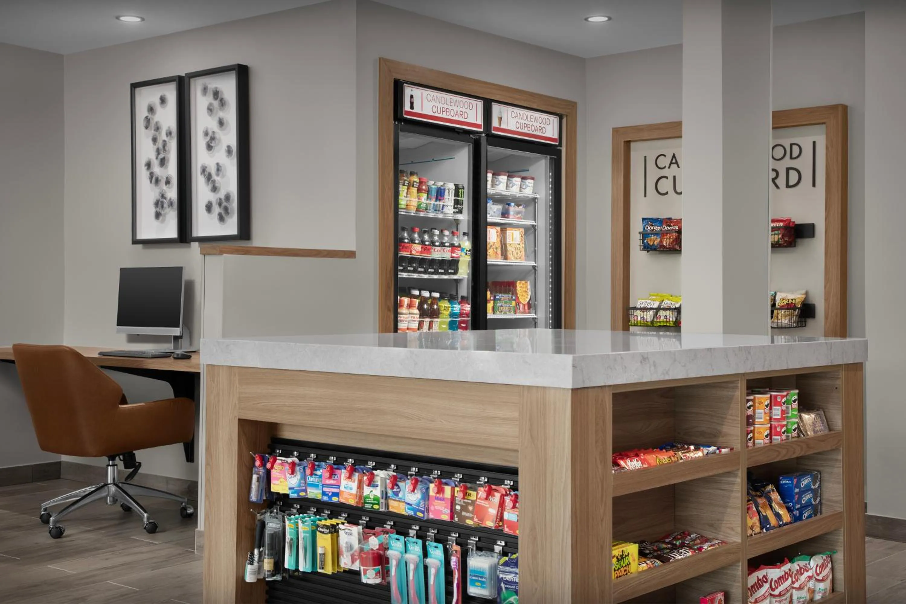 On-site shops in Candlewood Suites Jacksonville Southpoint