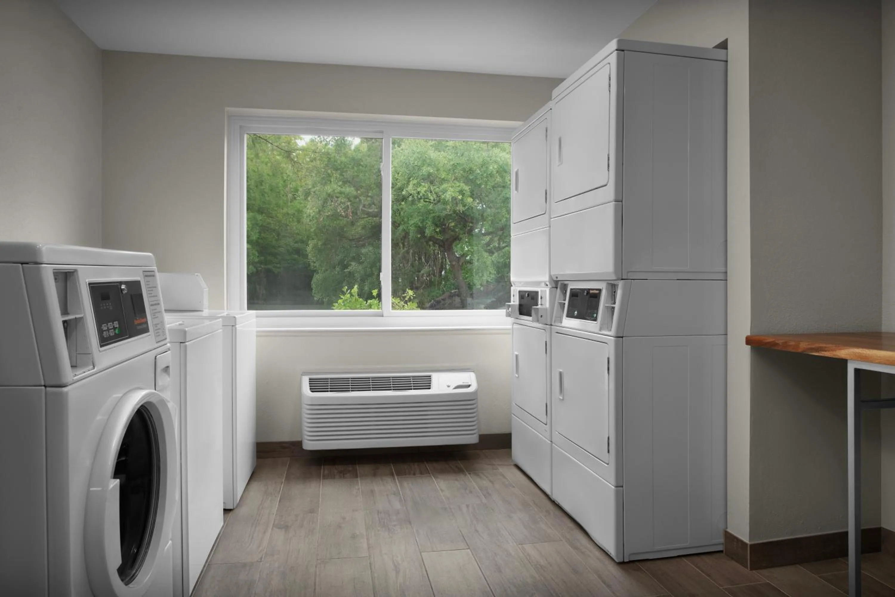 laundry in Candlewood Suites Jacksonville Southpoint