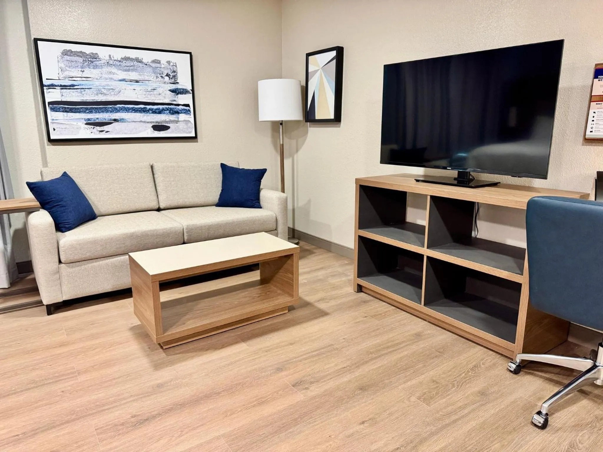 Photo of the whole room in Candlewood Suites Jacksonville Southpoint