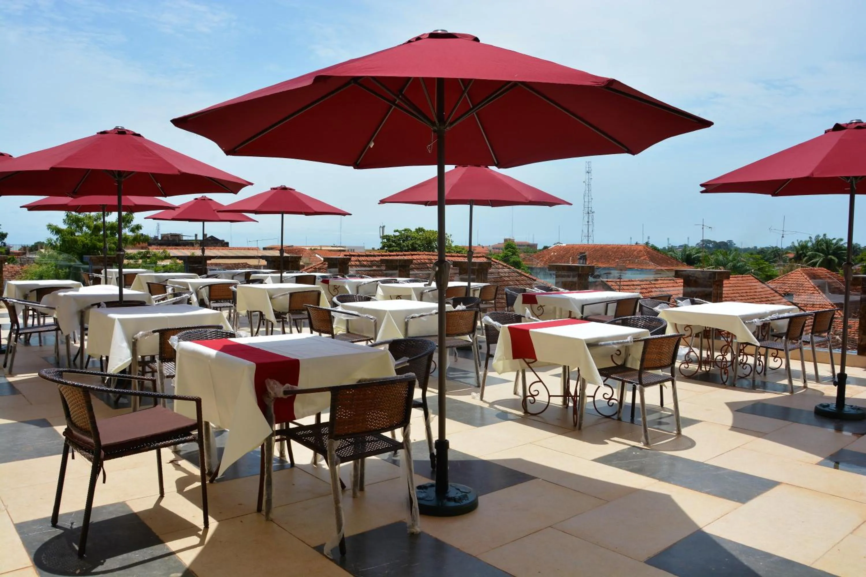 Restaurant/places to eat in Bissau Royal Hotel