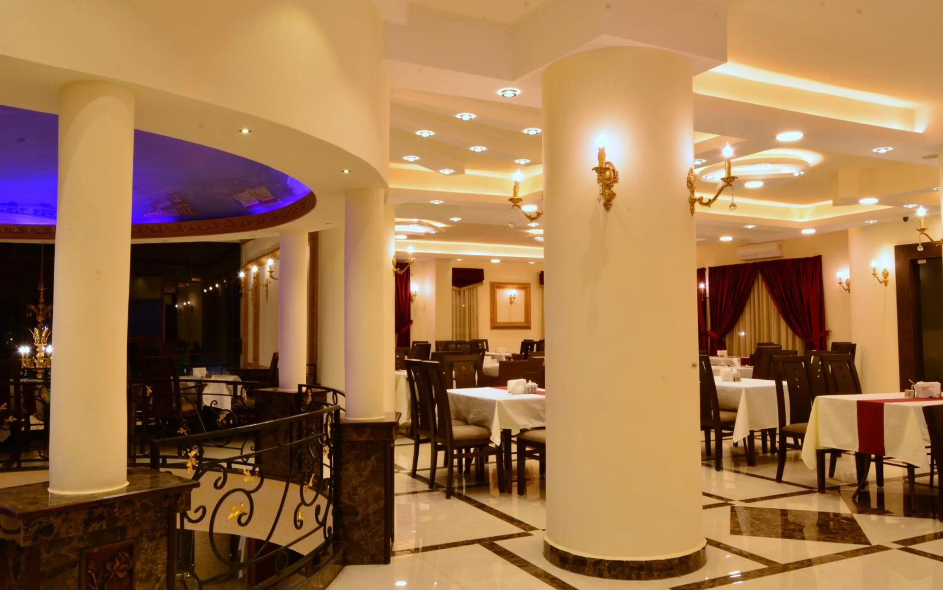 Restaurant/places to eat in Bissau Royal Hotel