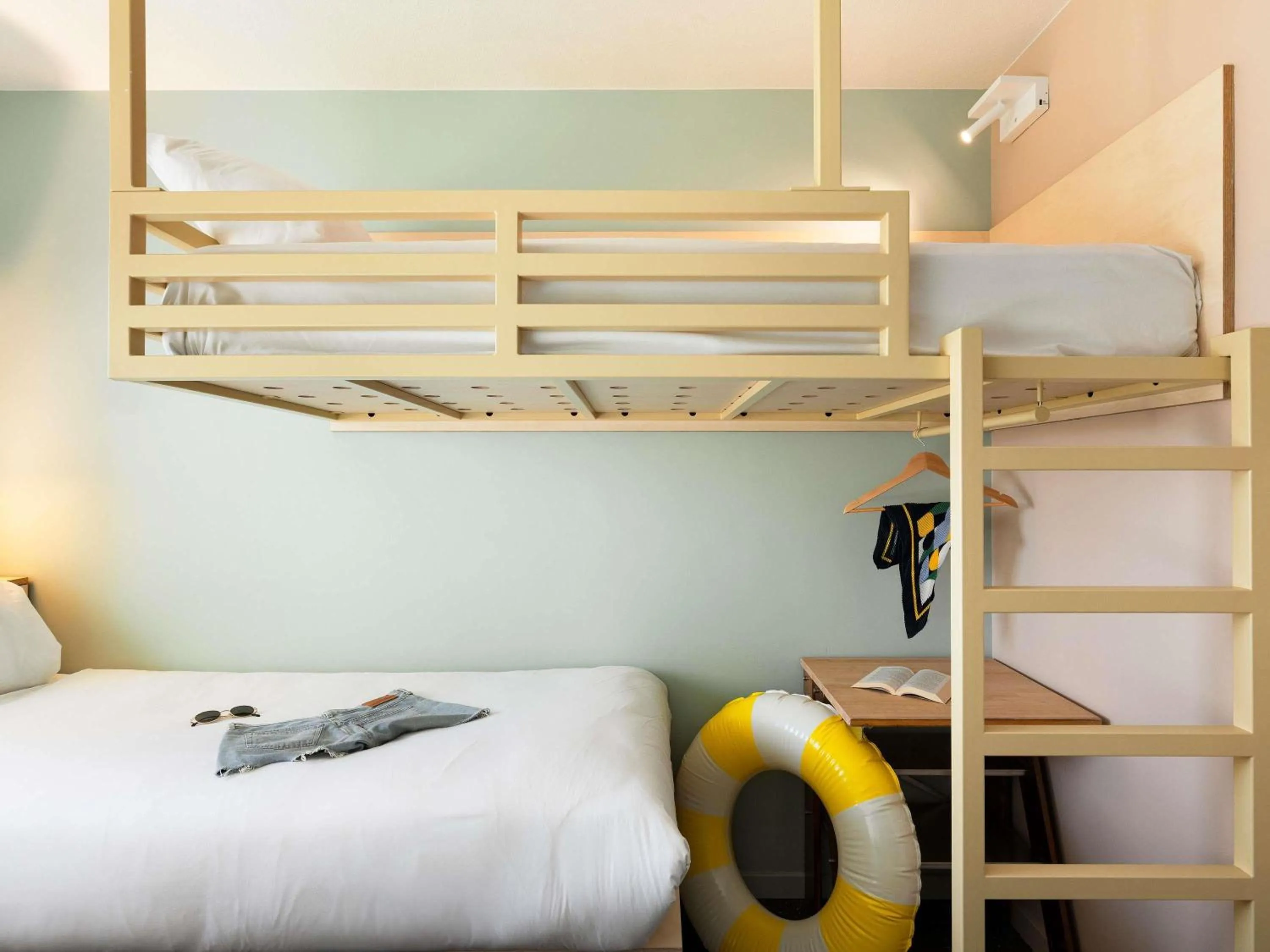 Bedroom, Bed in Greet Hotel Nice Aéroport Promenade des Anglais