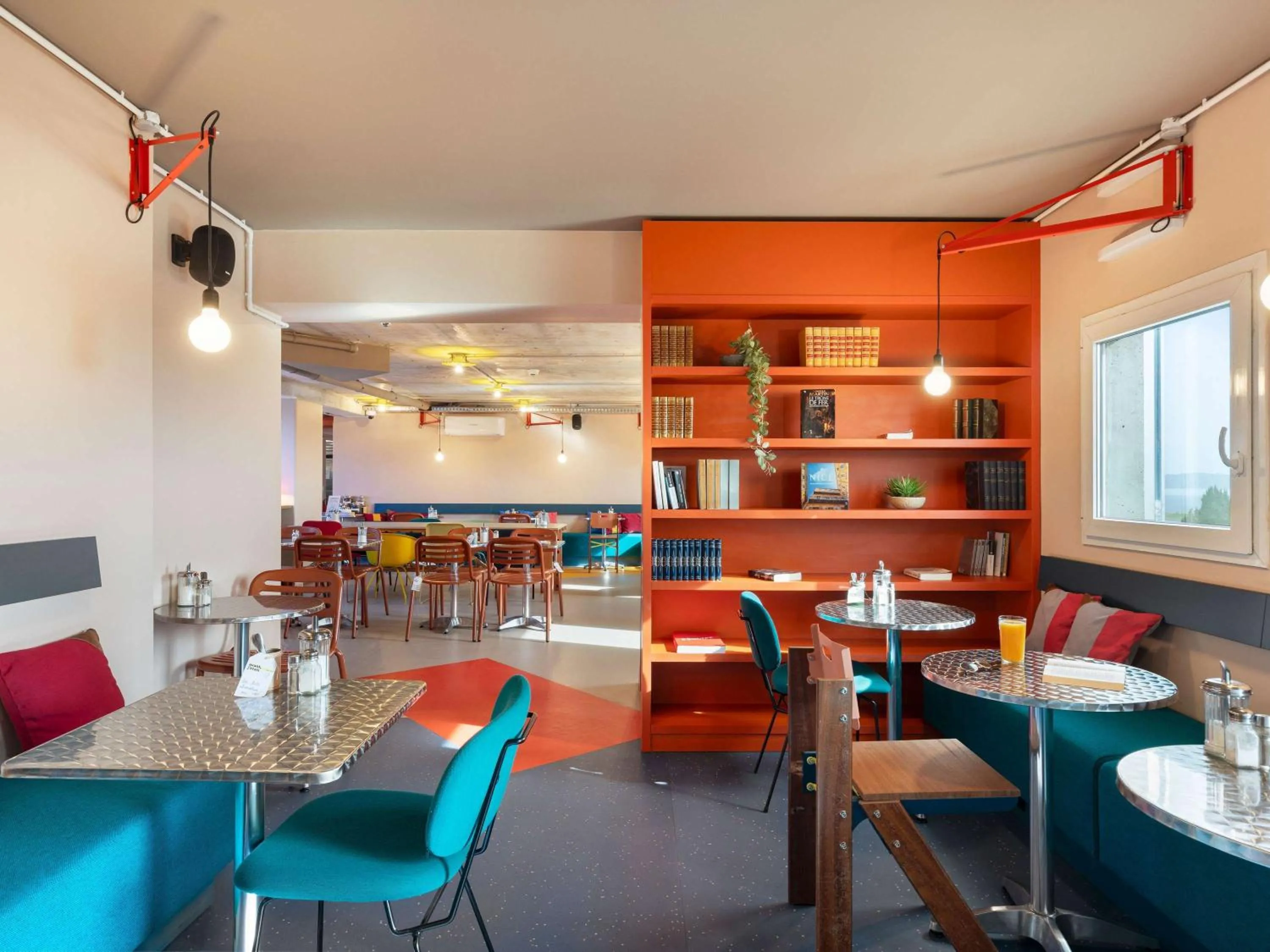 Property building in Greet Hotel Nice Aéroport Promenade des Anglais