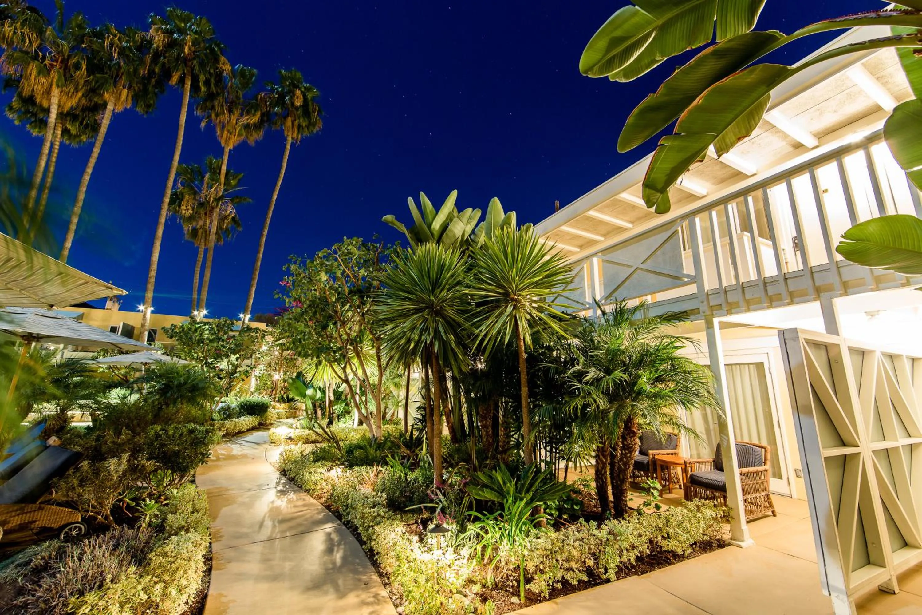 Facade/entrance in Pavilion Hotel