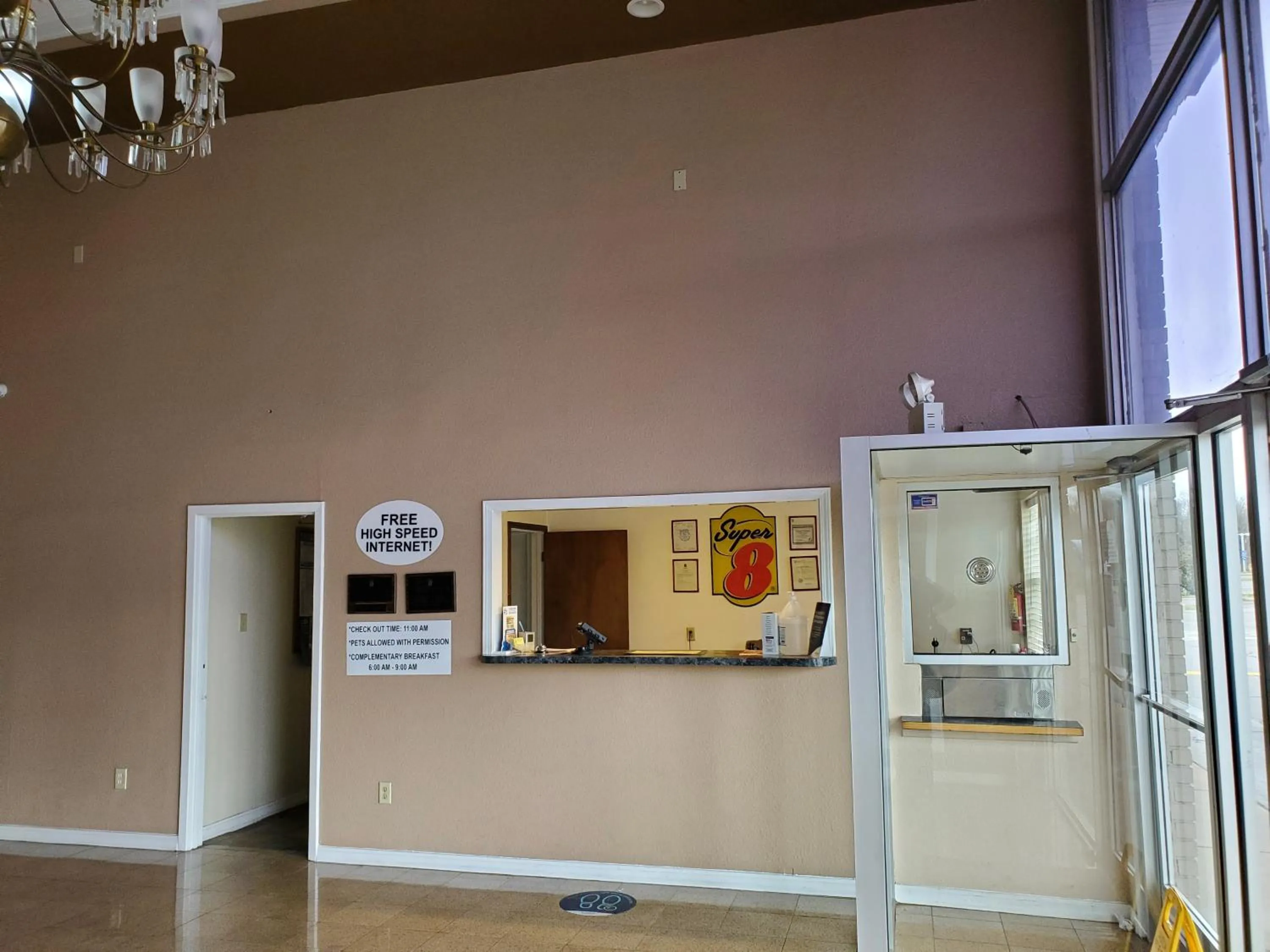 Lobby or reception in Super 8 by Wyndham Little Rock/North/Airport