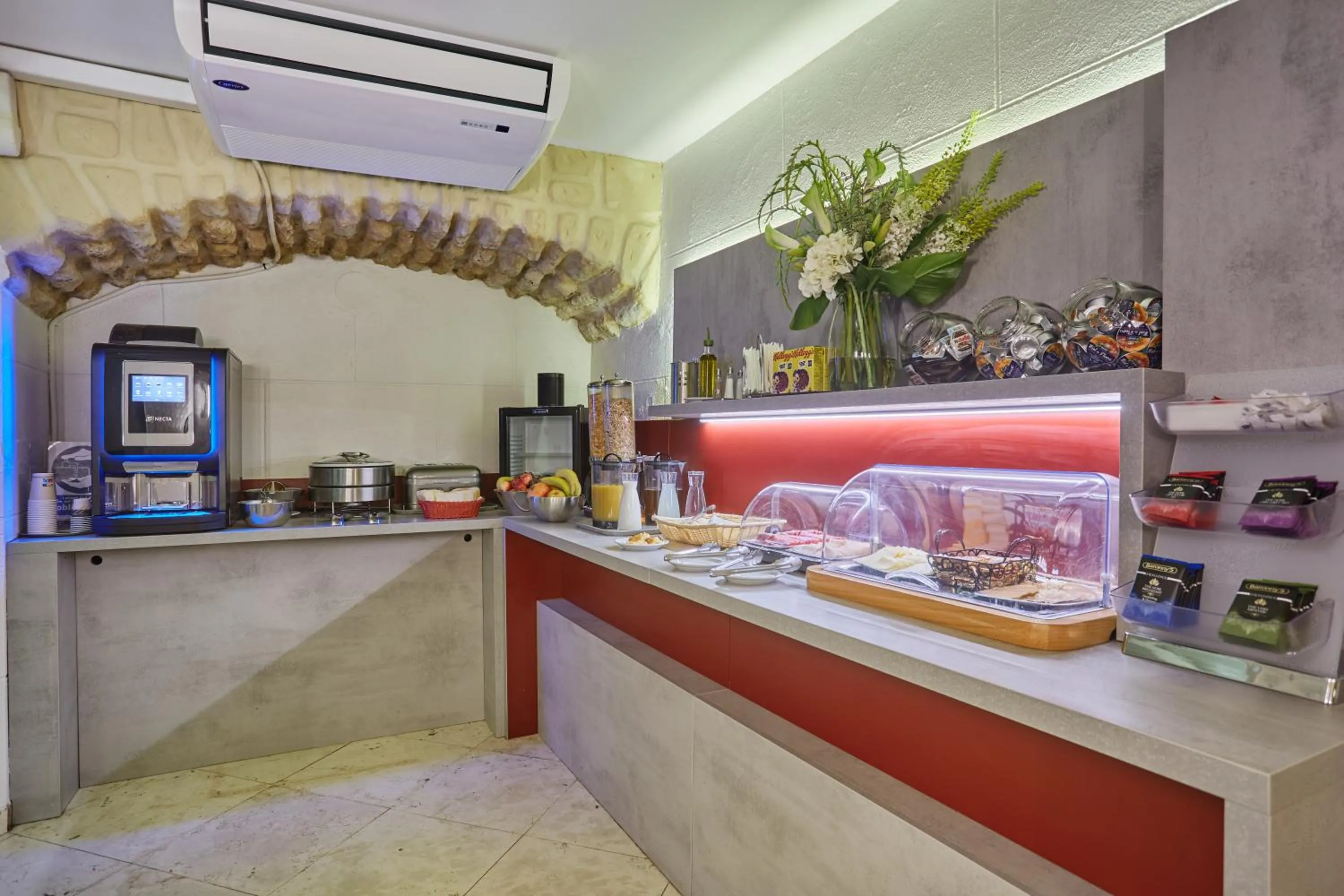 Buffet breakfast in Hotel Beaugrenelle Tour Eiffel