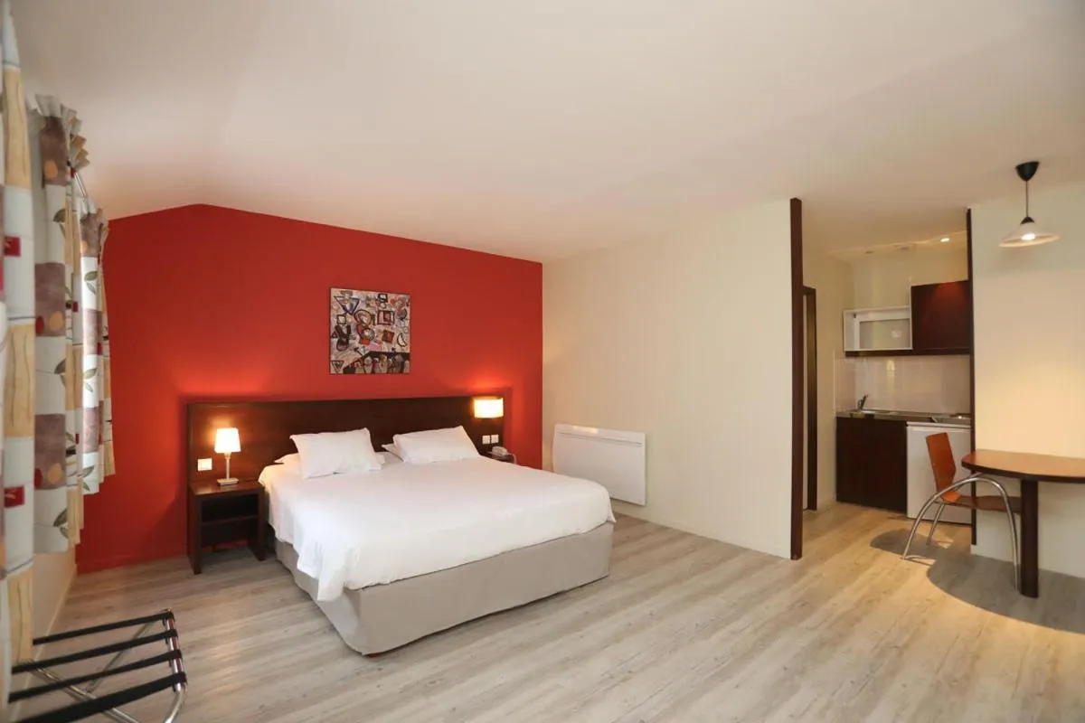 Photo of the whole room, Bed in Hôtel de l'Abbaye des Prémontrés