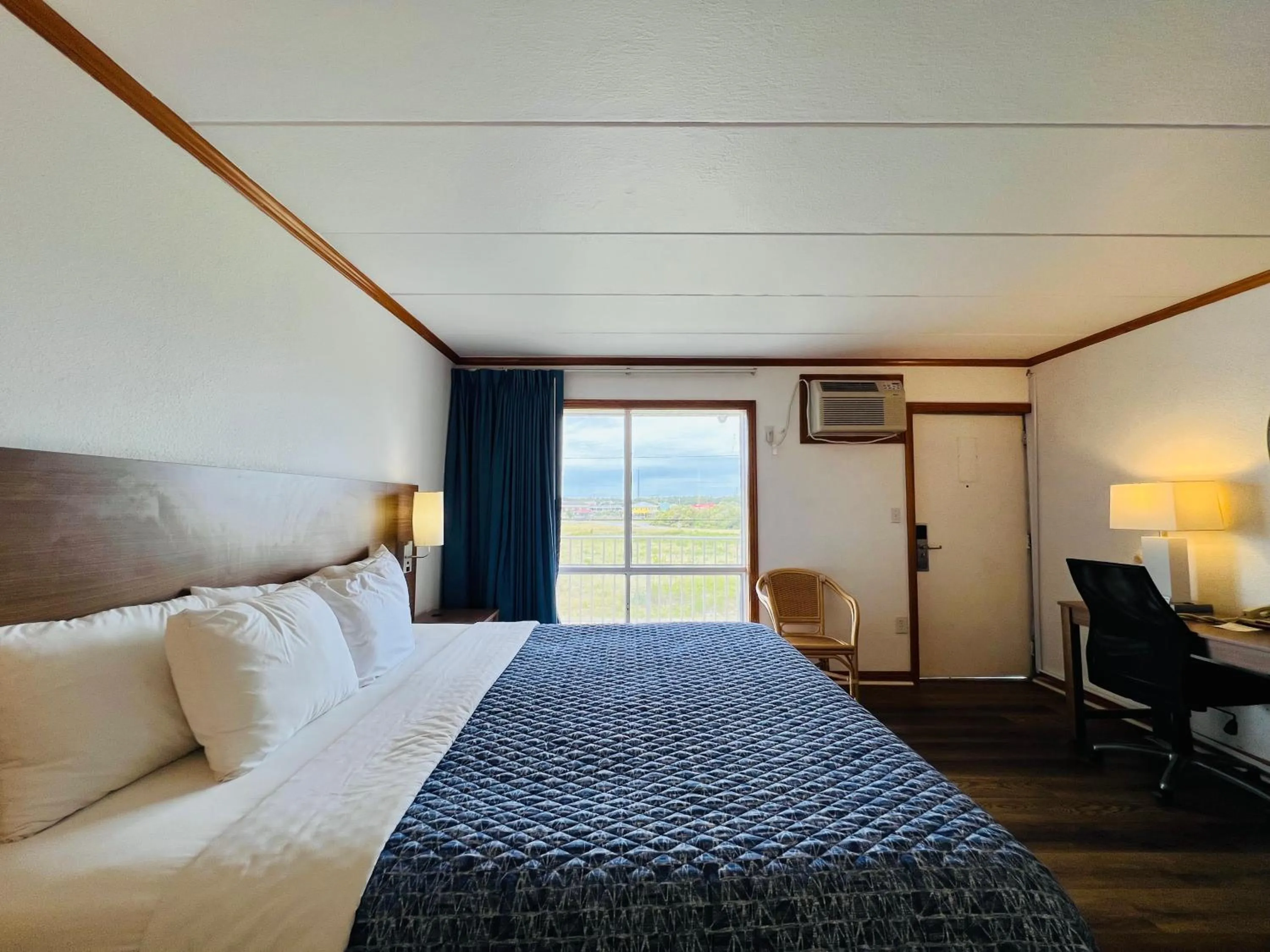 Bed in Mariner Inn And Suites