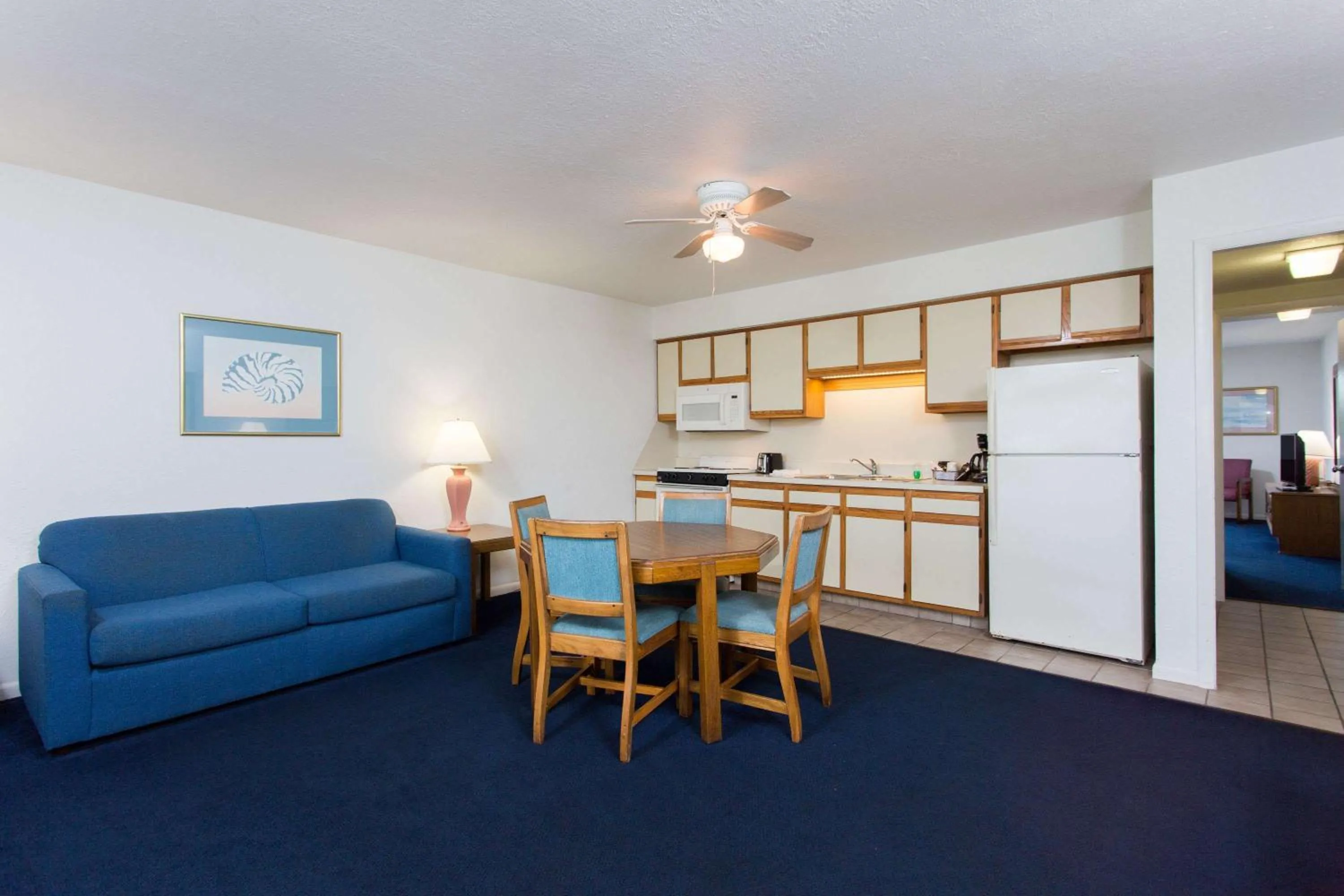 Suite with Two Double Beds - single occupancy - Non-Smoking Across the street from ocean in Mariner Inn And Suites