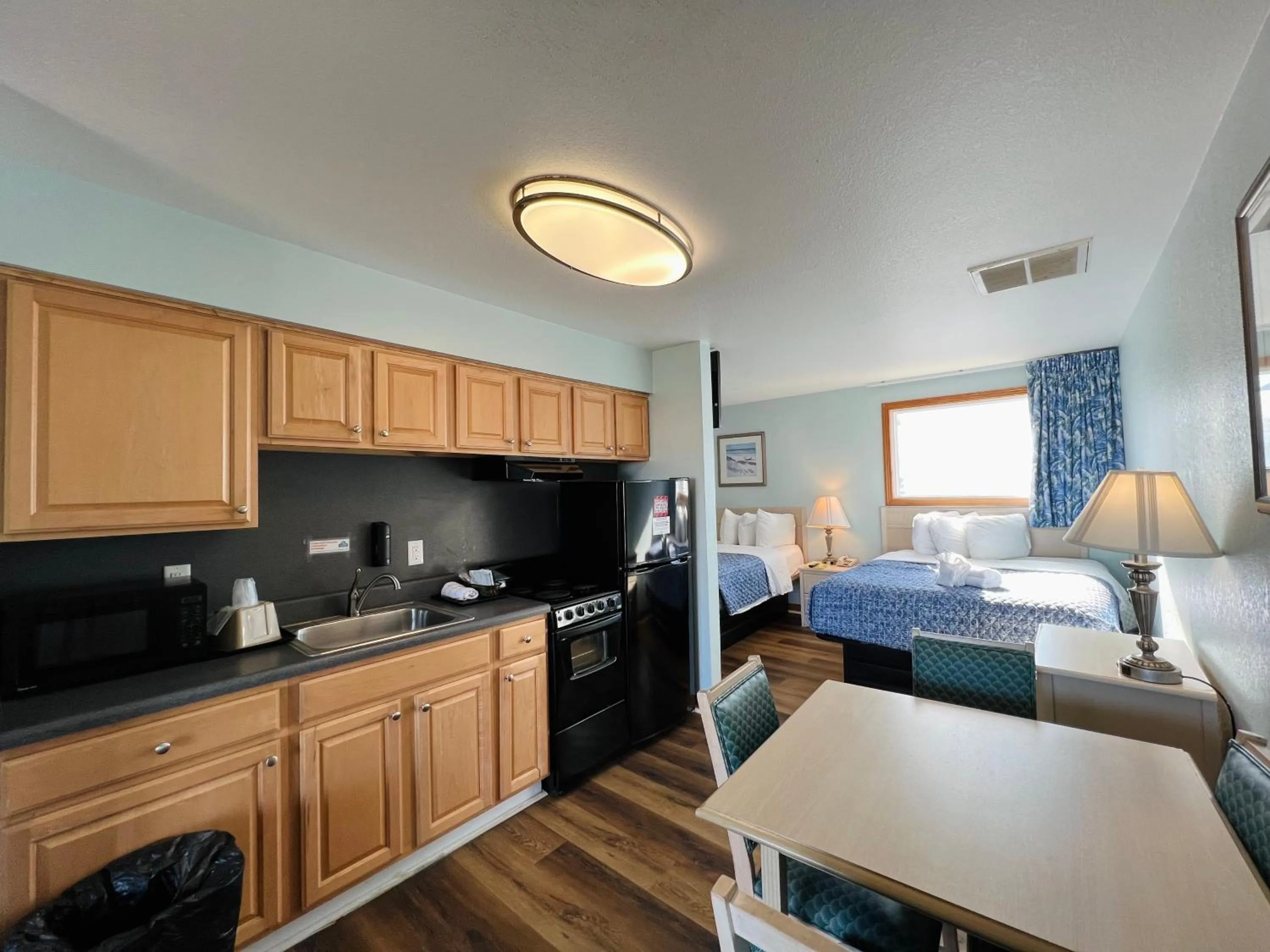 Bed in Mariner Inn And Suites