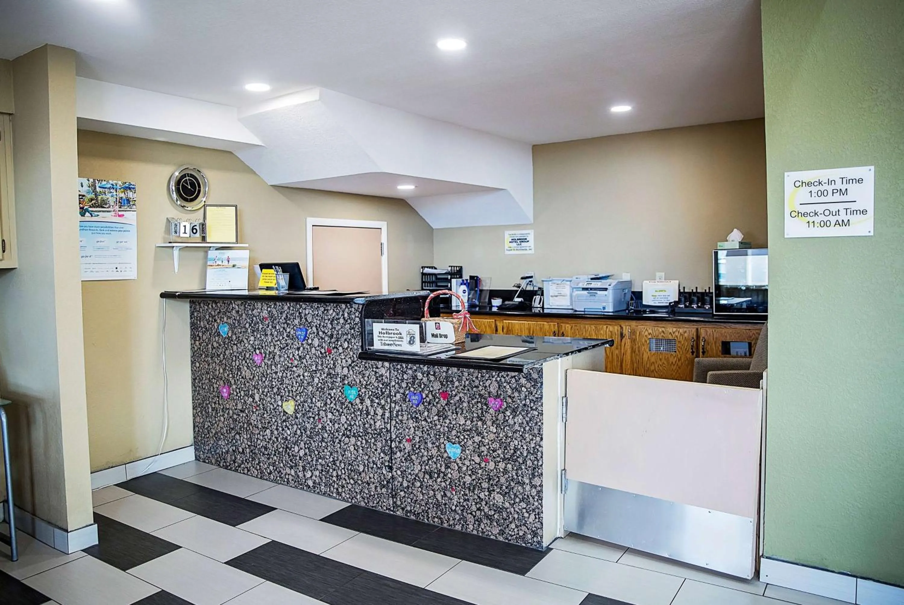 Lobby or reception in Super 8 by Wyndham Holbrook