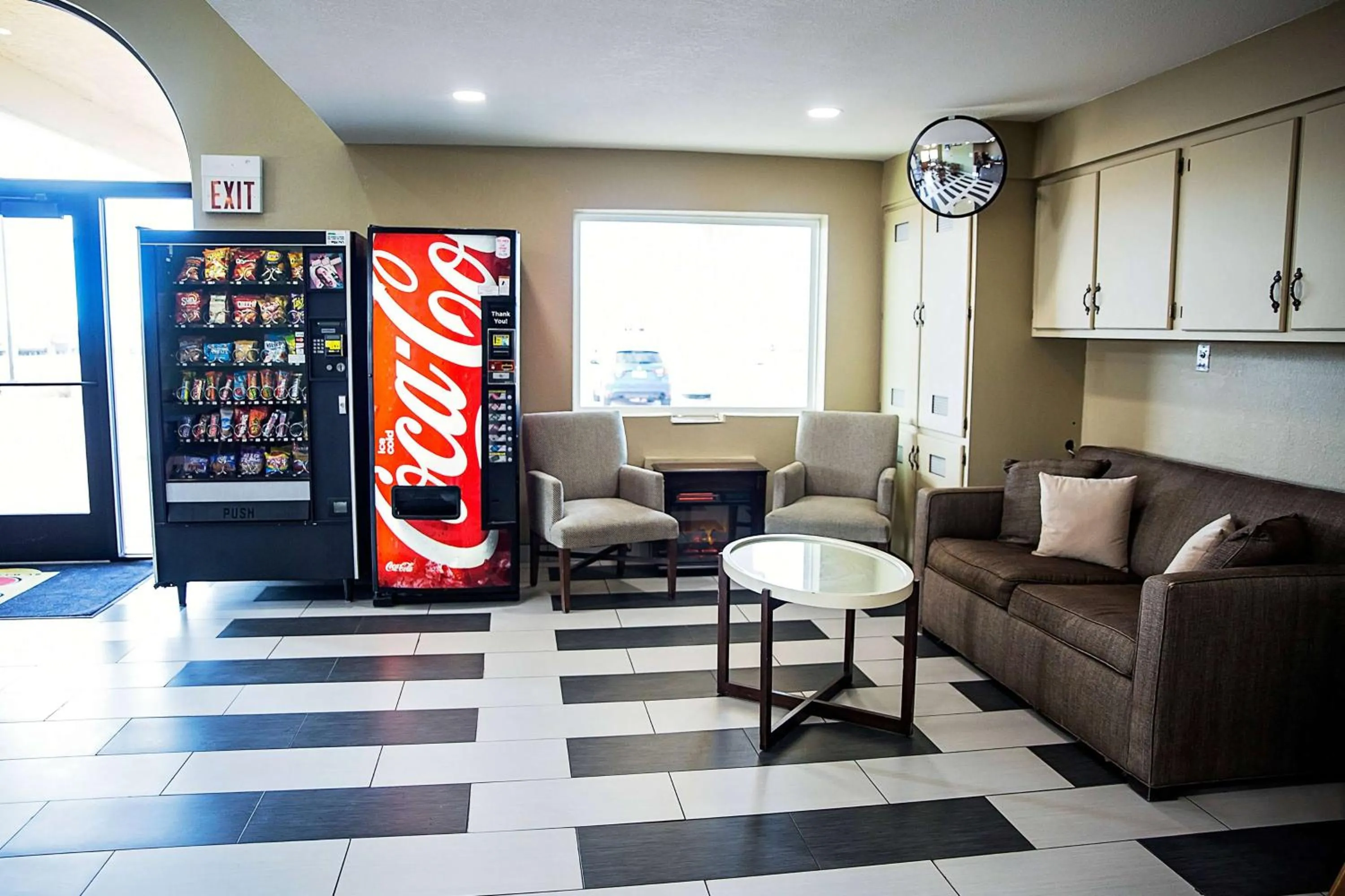 Lobby or reception in Super 8 by Wyndham Holbrook