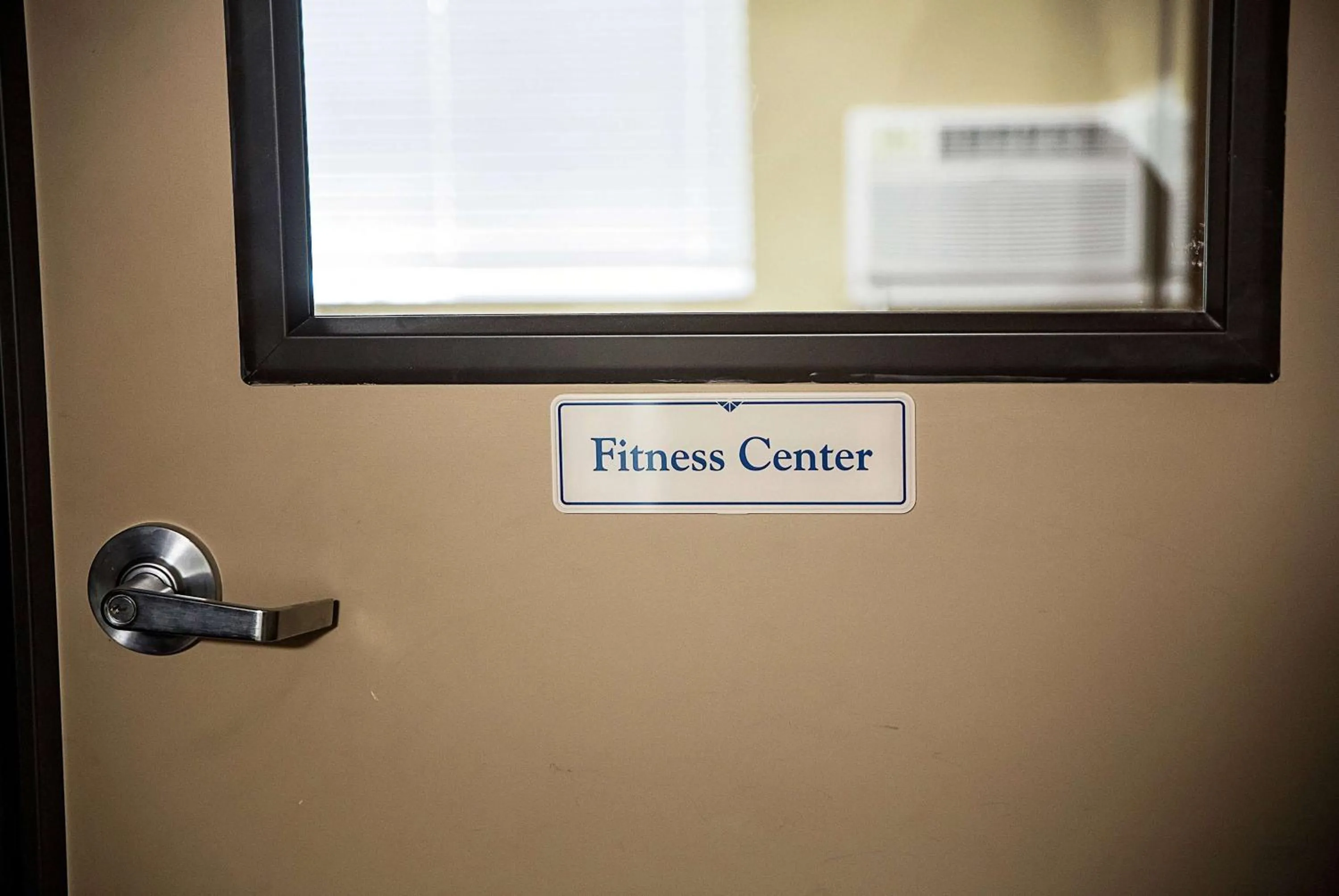 Fitness centre/facilities in Super 8 by Wyndham Holbrook