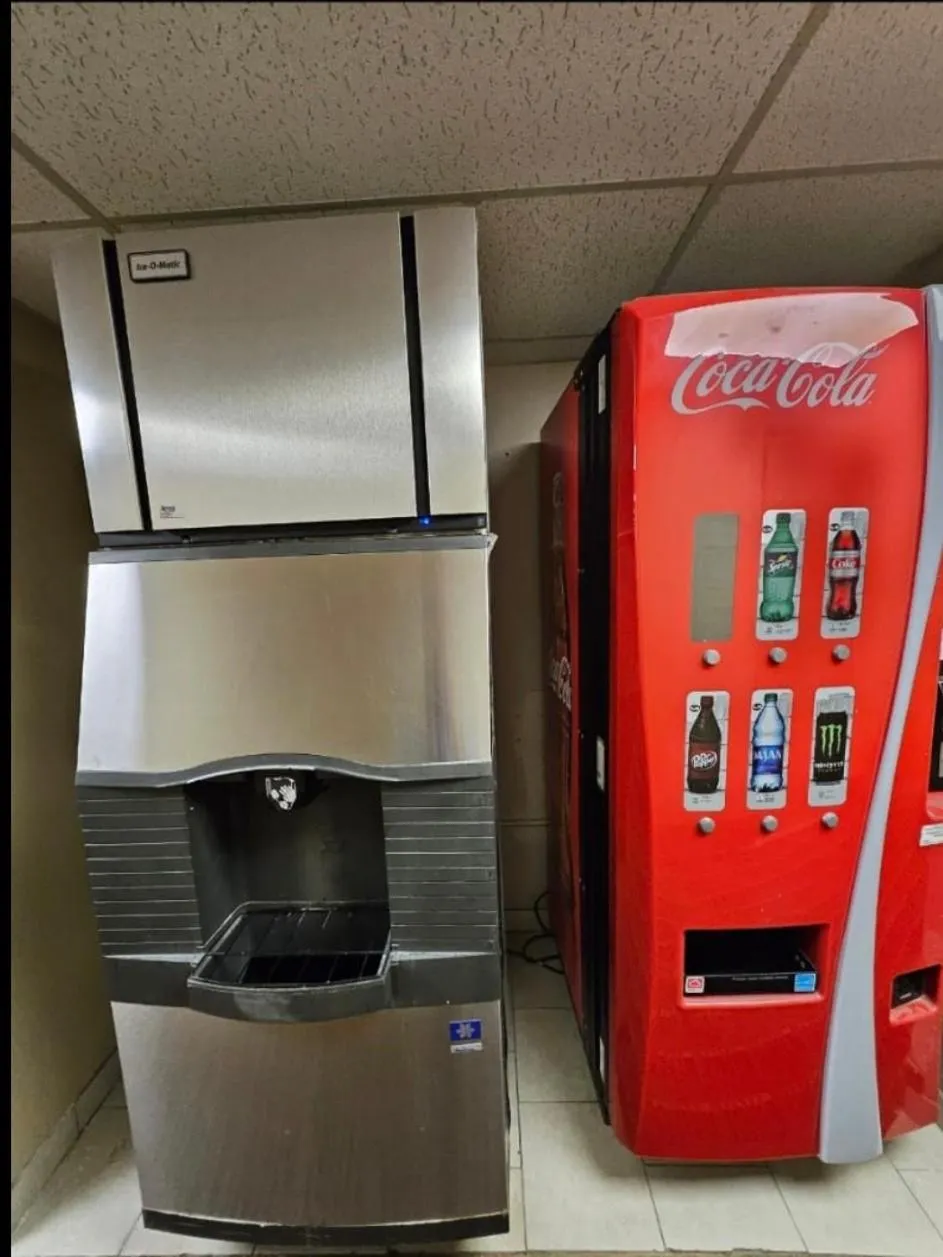 vending machine in Super 8 by Wyndham Holbrook