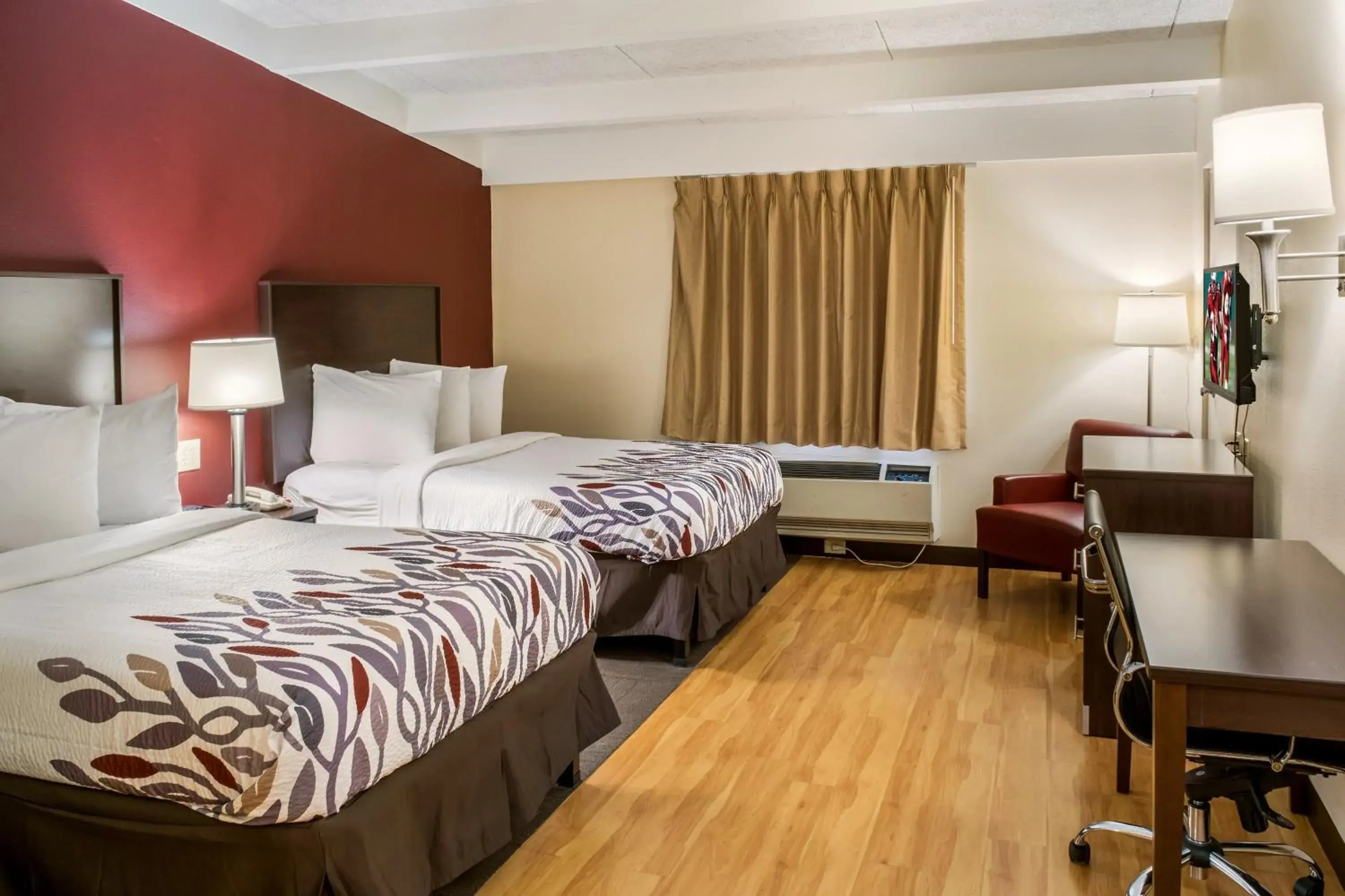 Double Room with Two Double Beds - Disability Access - Non-Smoking in Red Roof Inn Richmond, IN Double Room with Two Double Beds - Disability Access - Non-Smoking in Red Roof Inn Richmond, IN