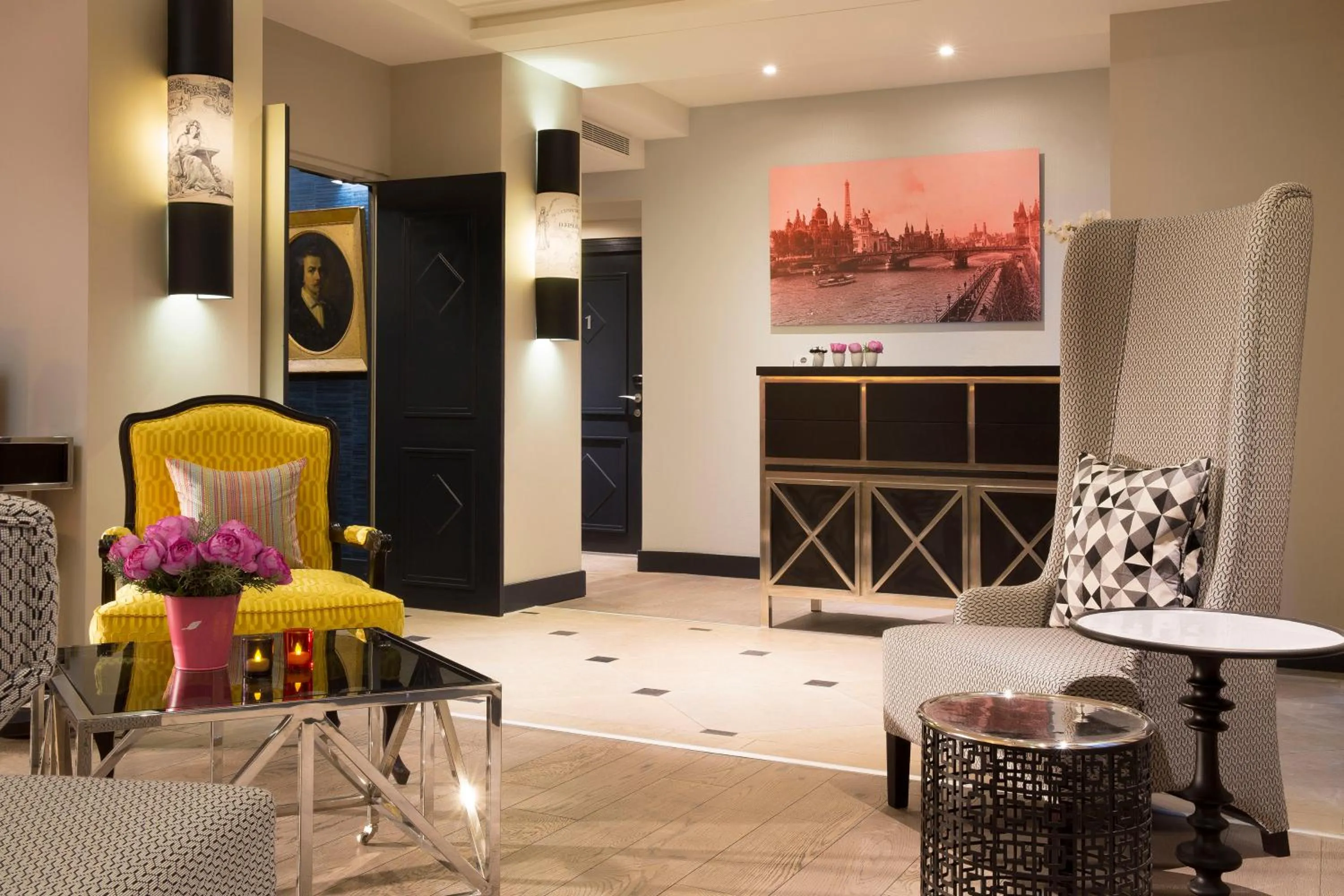 Decorative detail in Hôtel Gustave