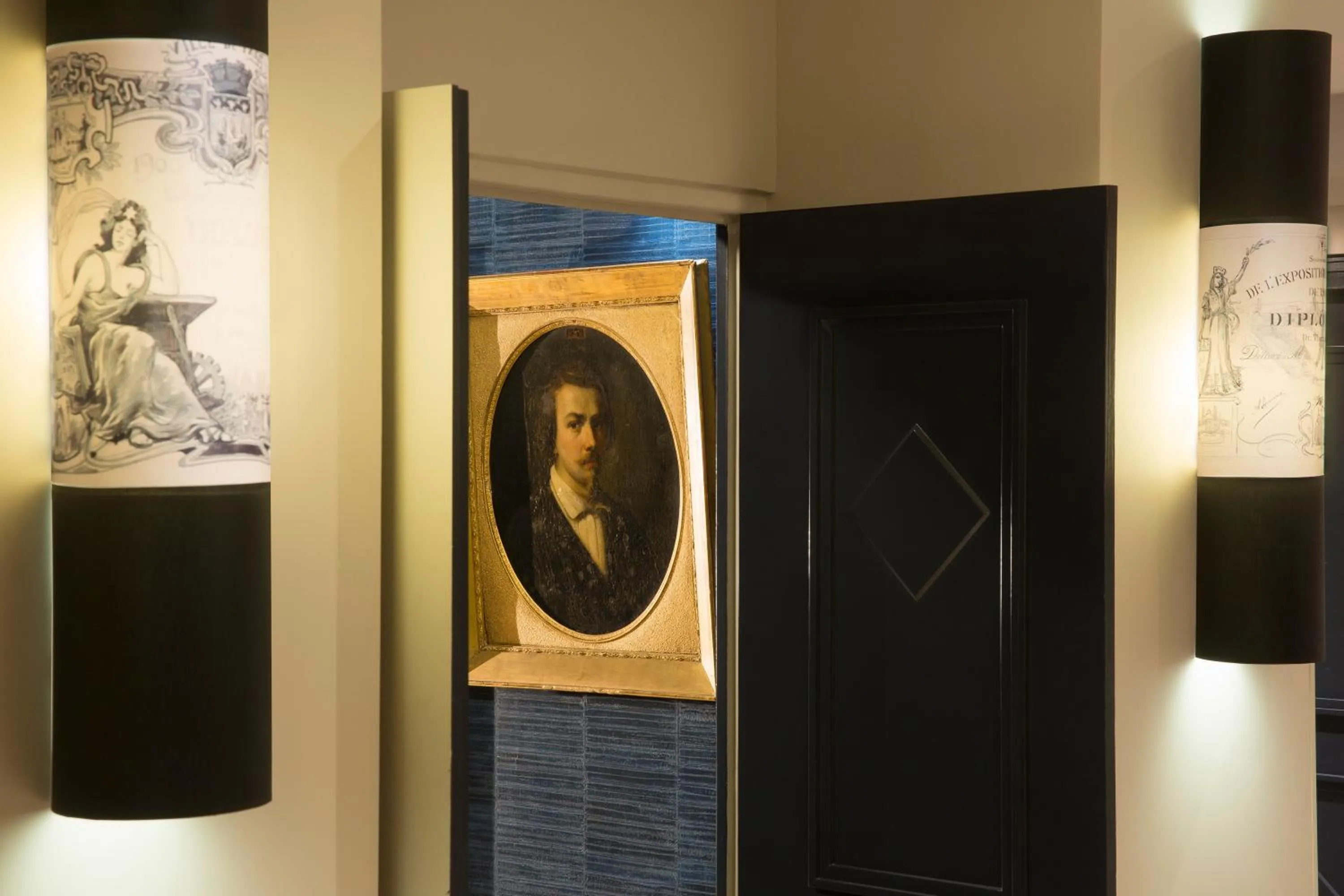 Decorative detail in Hôtel Gustave