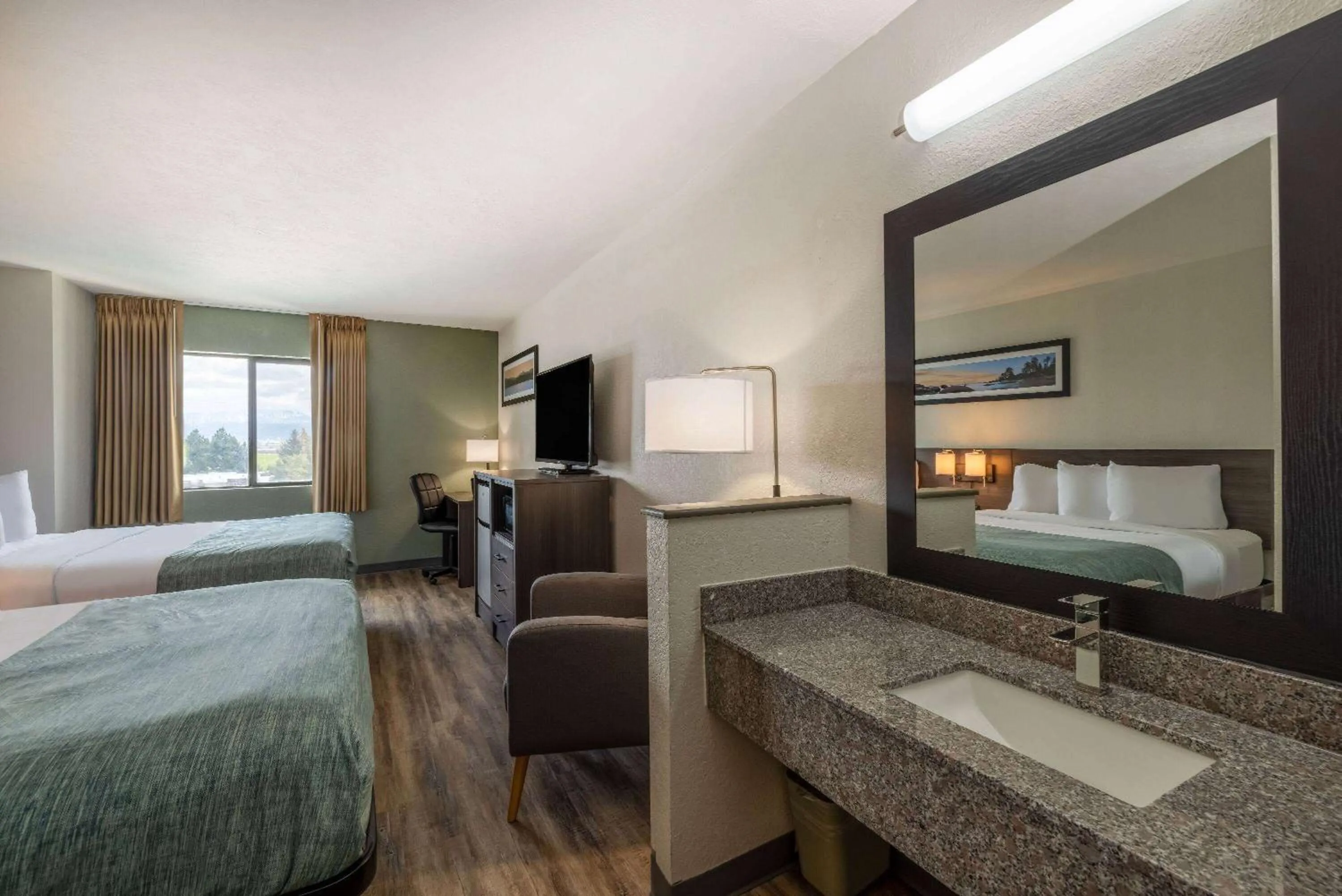 TV and multimedia, Bed in Wingate by Wyndham Butte City Center