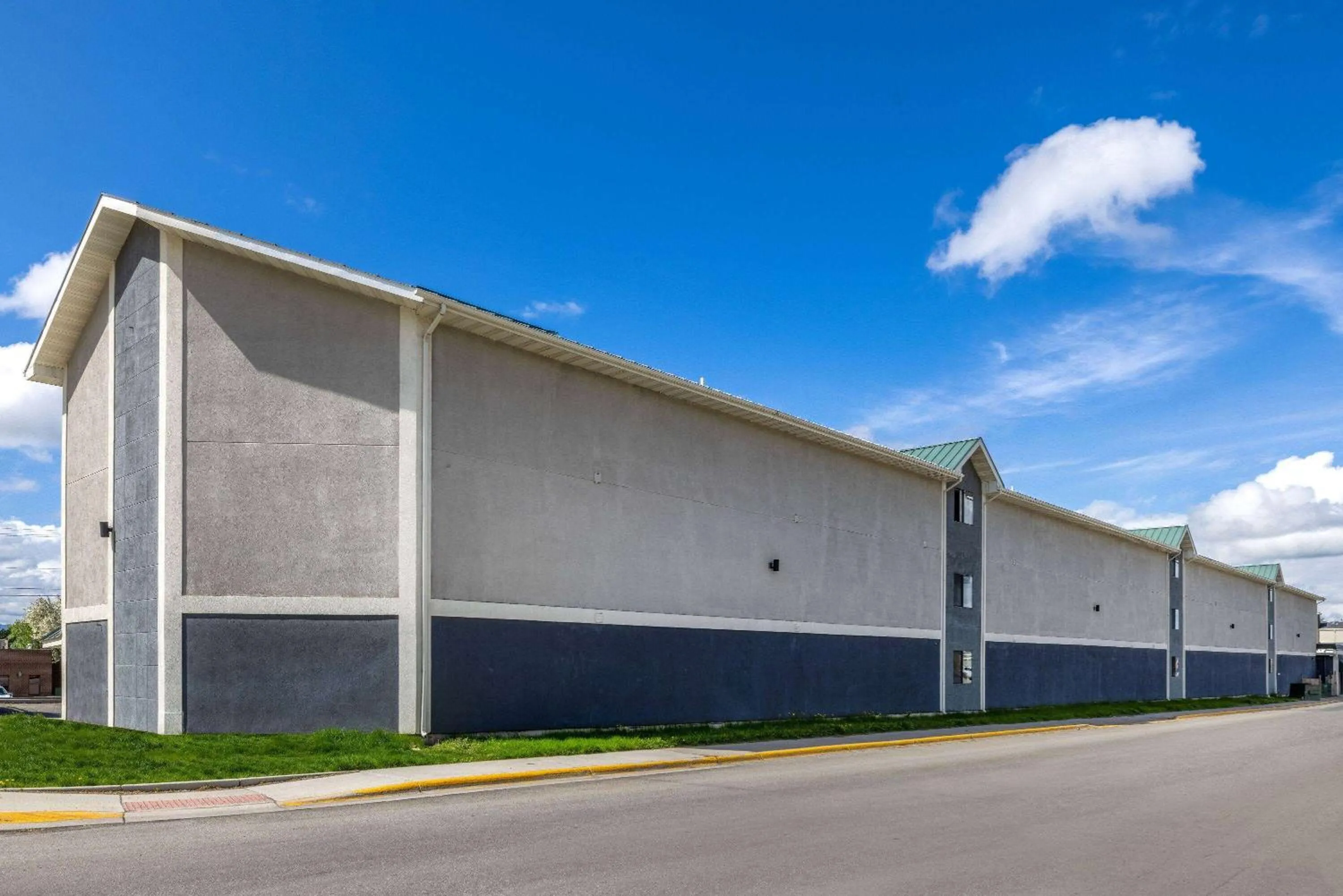 Property building in Wingate by Wyndham Butte City Center