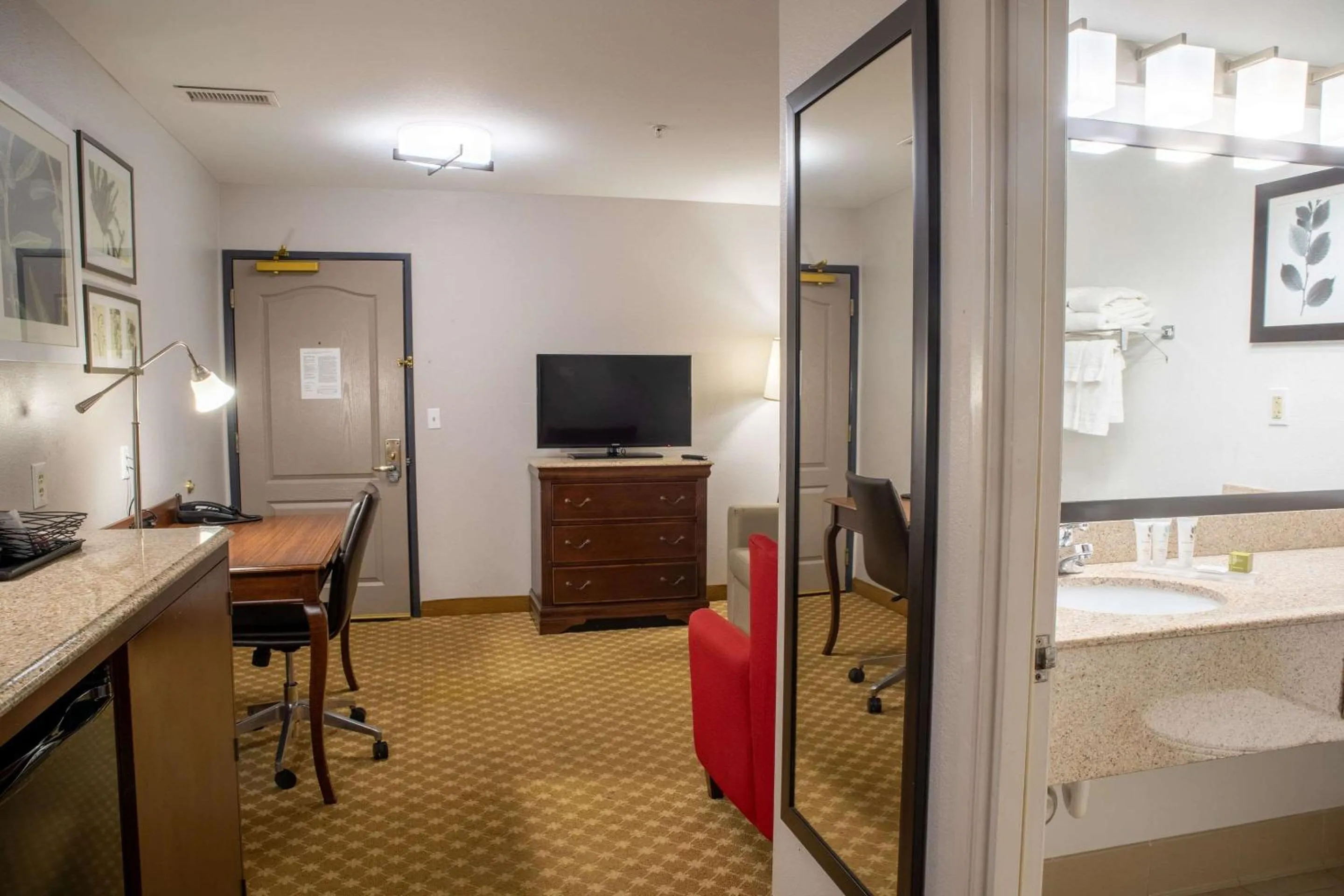 Bedroom in Country Inn & Suites by Radisson, Wilmington, NC