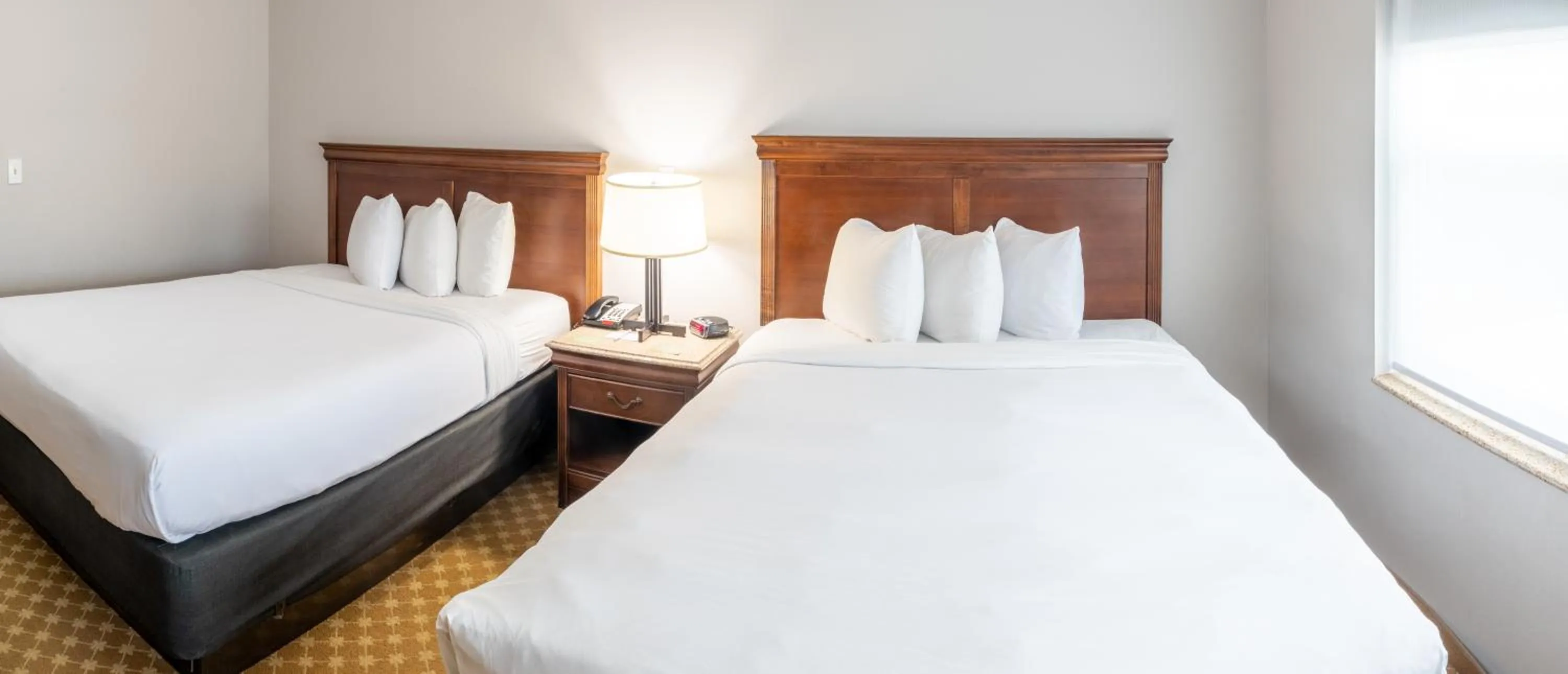 Bed in Country Inn & Suites by Radisson, Wilmington, NC