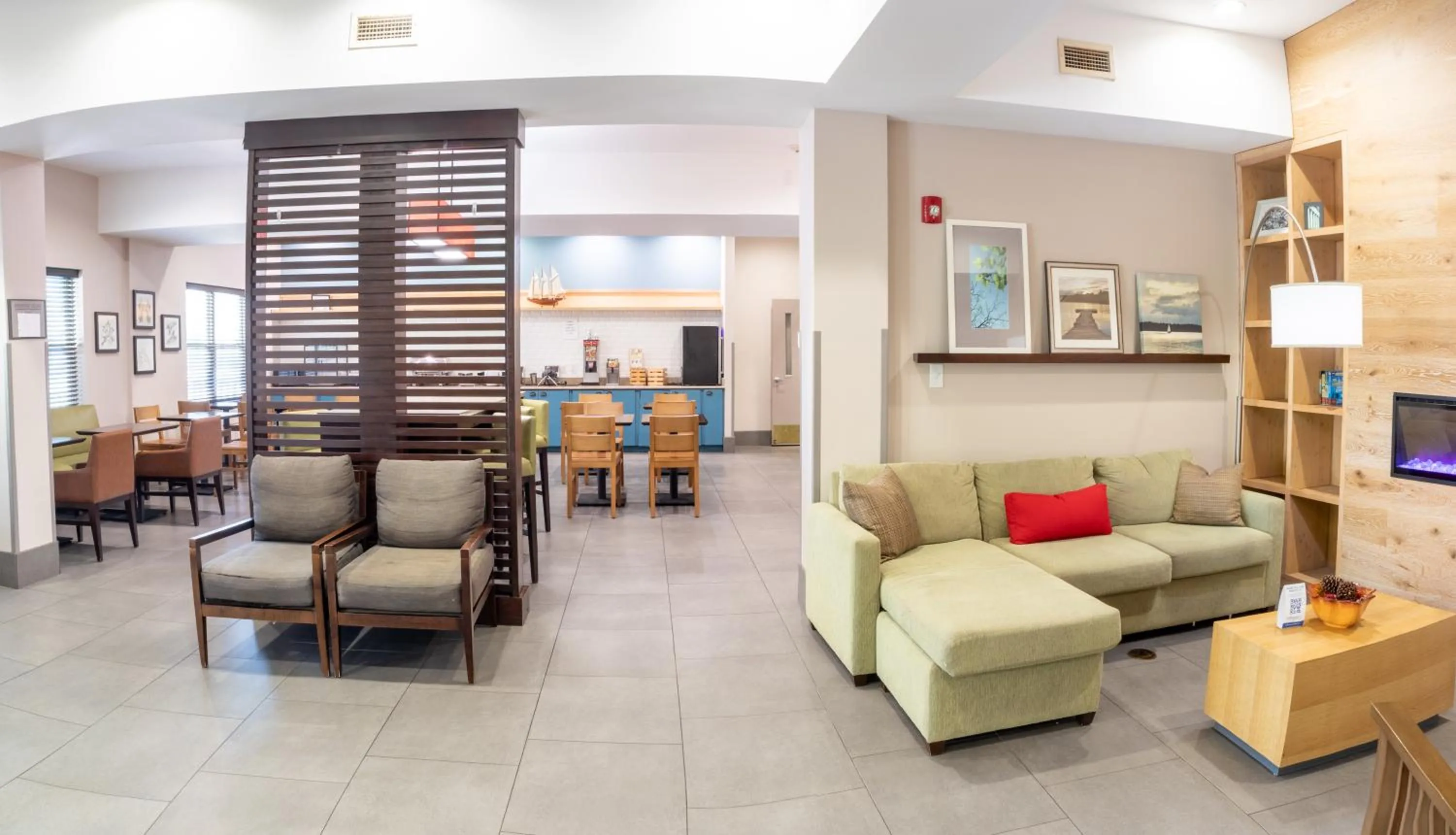 Lobby or reception in Country Inn & Suites by Radisson, Wilmington, NC