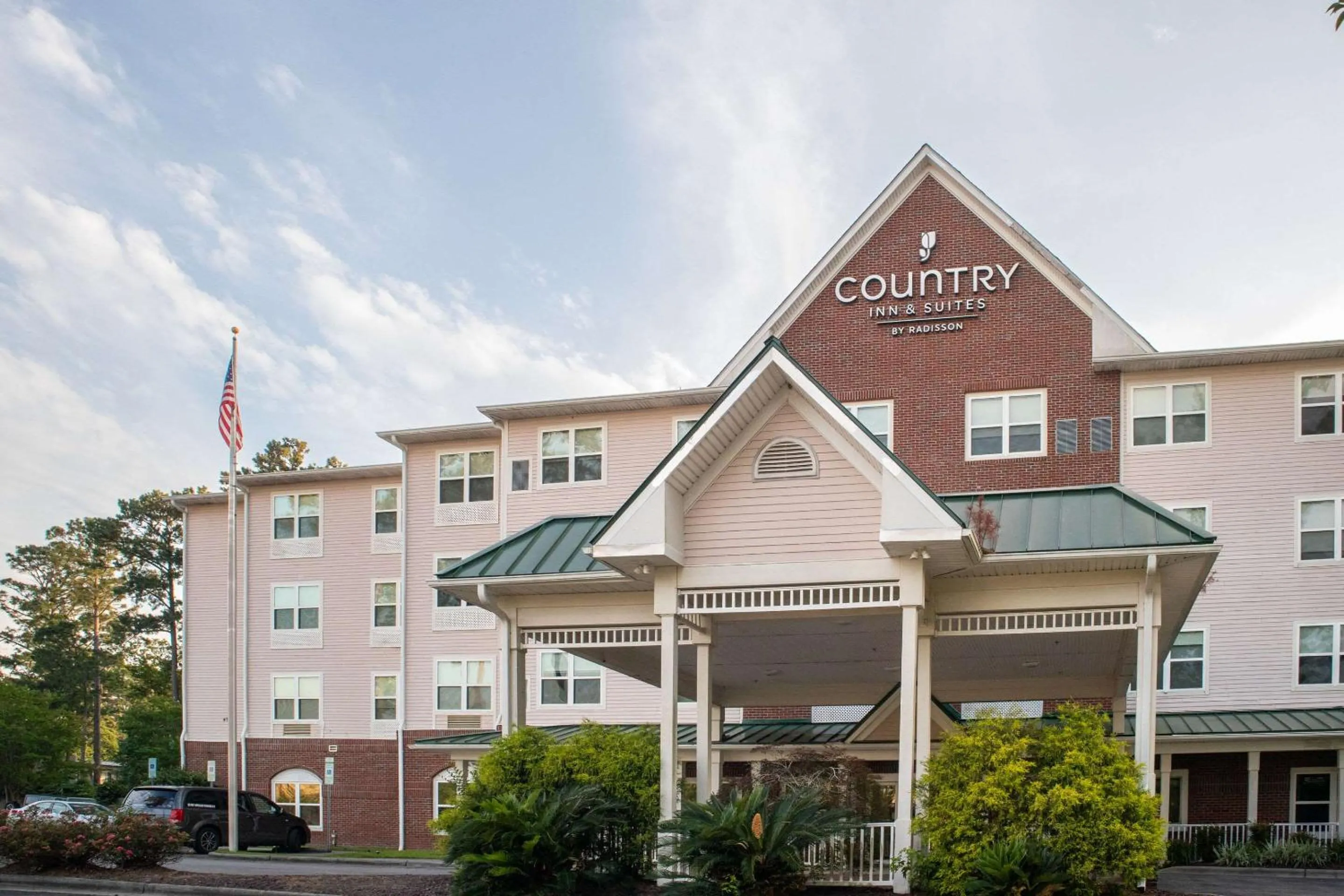 Property building in Country Inn & Suites by Radisson, Wilmington, NC
