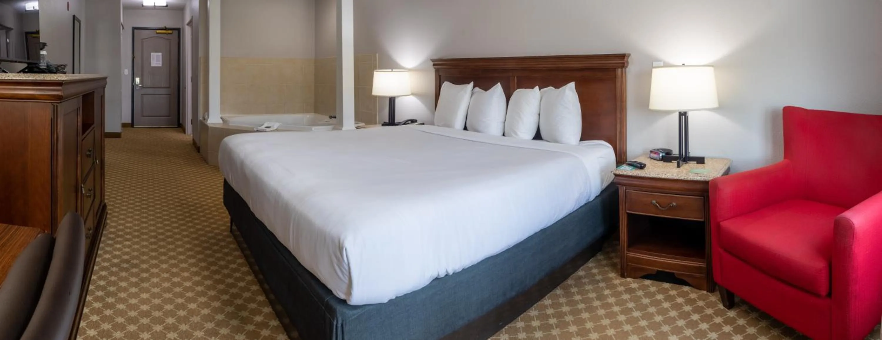 Bed in Country Inn & Suites by Radisson, Wilmington, NC