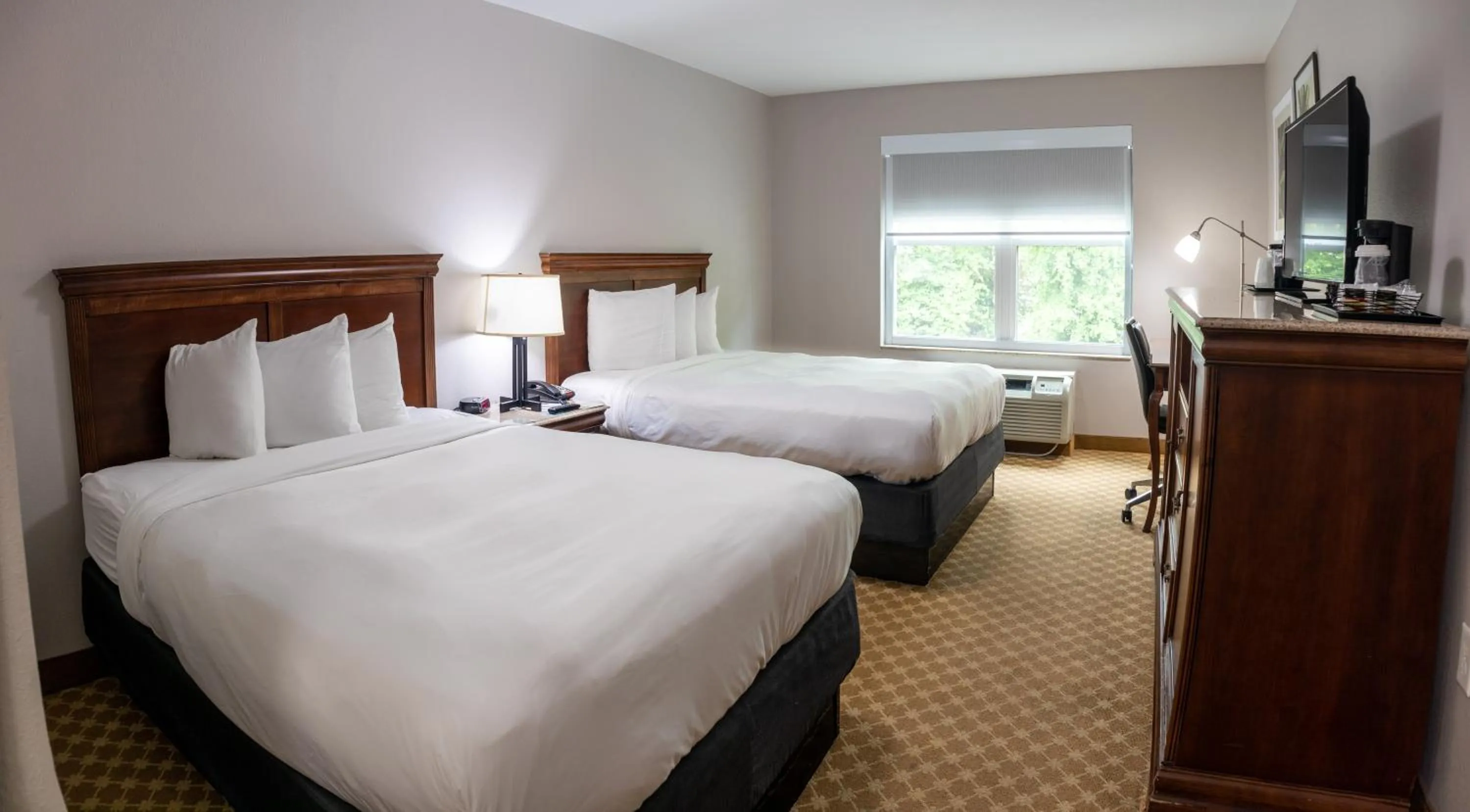 Bedroom, Bed in Country Inn & Suites by Radisson, Wilmington, NC