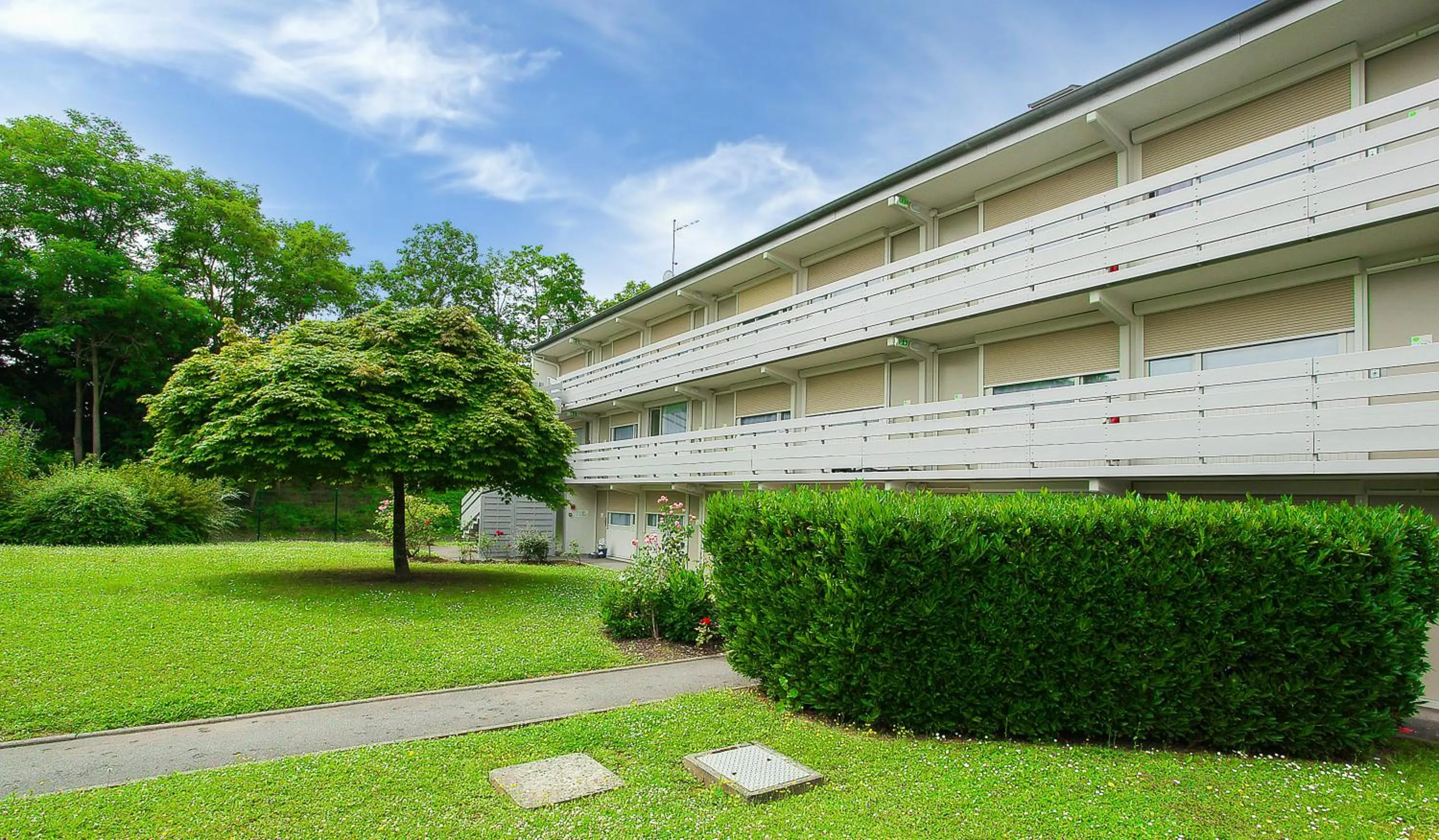Facade/entrance in Campanile Evry Est - Saint Germain les Corbeil