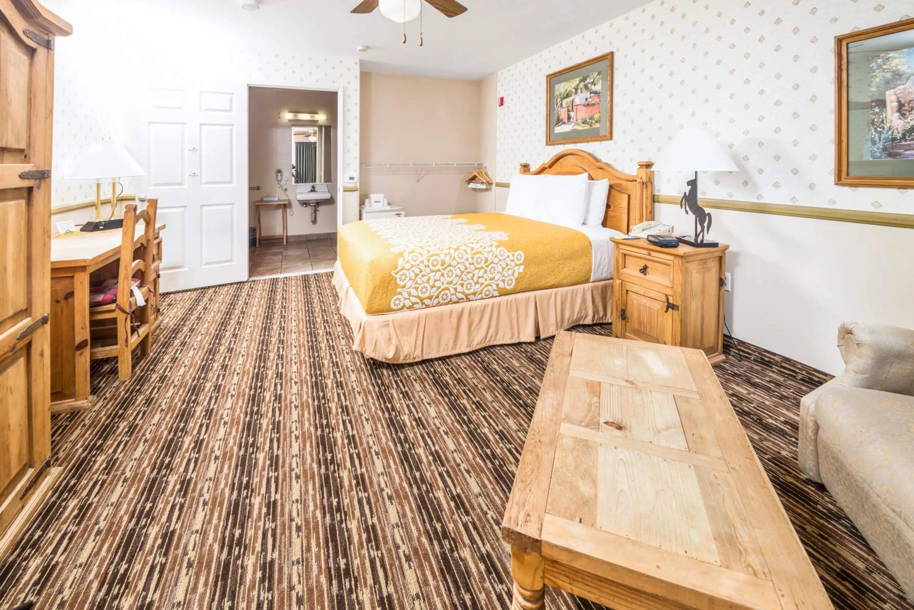 Bed in Days Inn by Wyndham Lebec