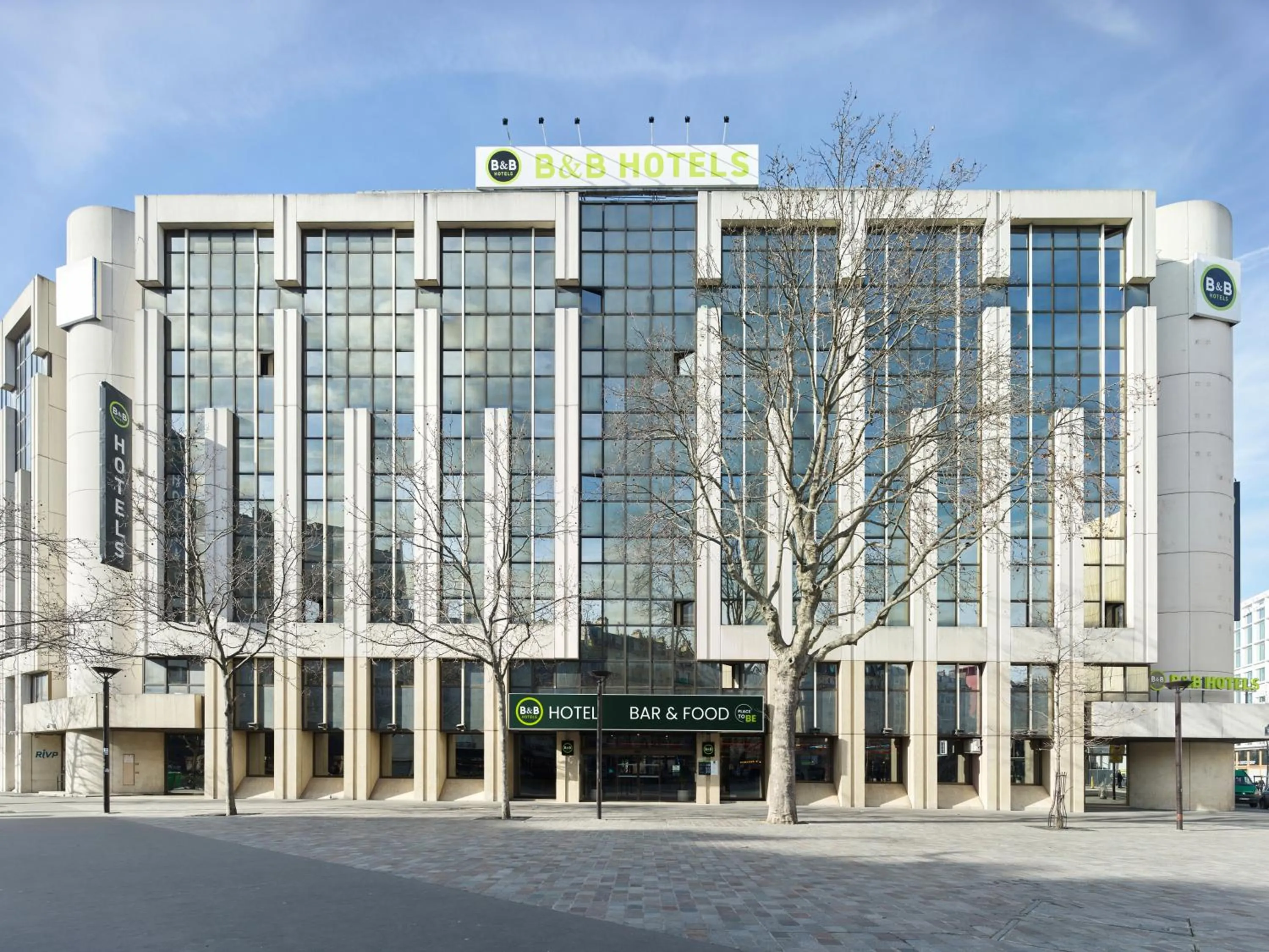 Property building in B&B HOTEL Paris 17 Batignolles