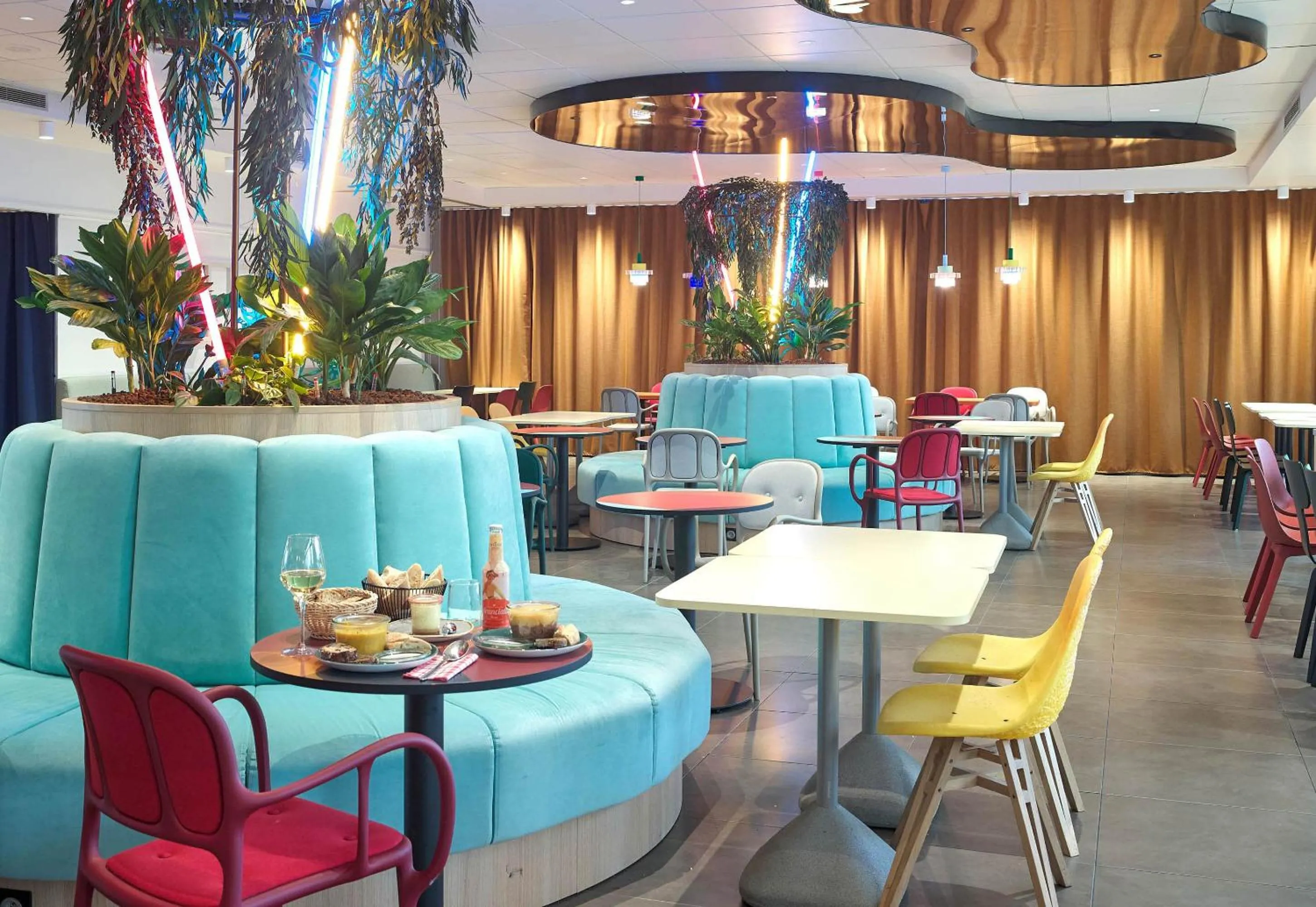 Breakfast in B&B HOTEL Paris 17 Batignolles