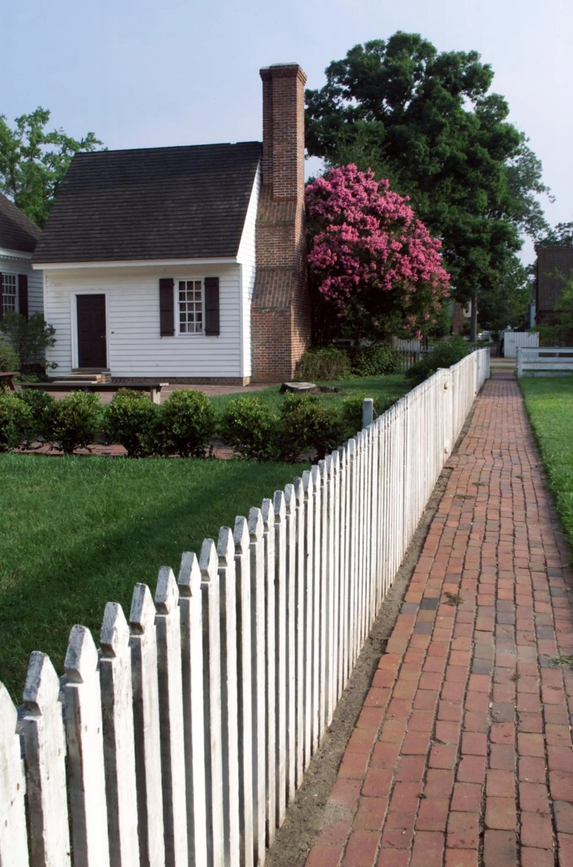 Property building in Colonial Houses, an official Colonial Williamsburg Hotel