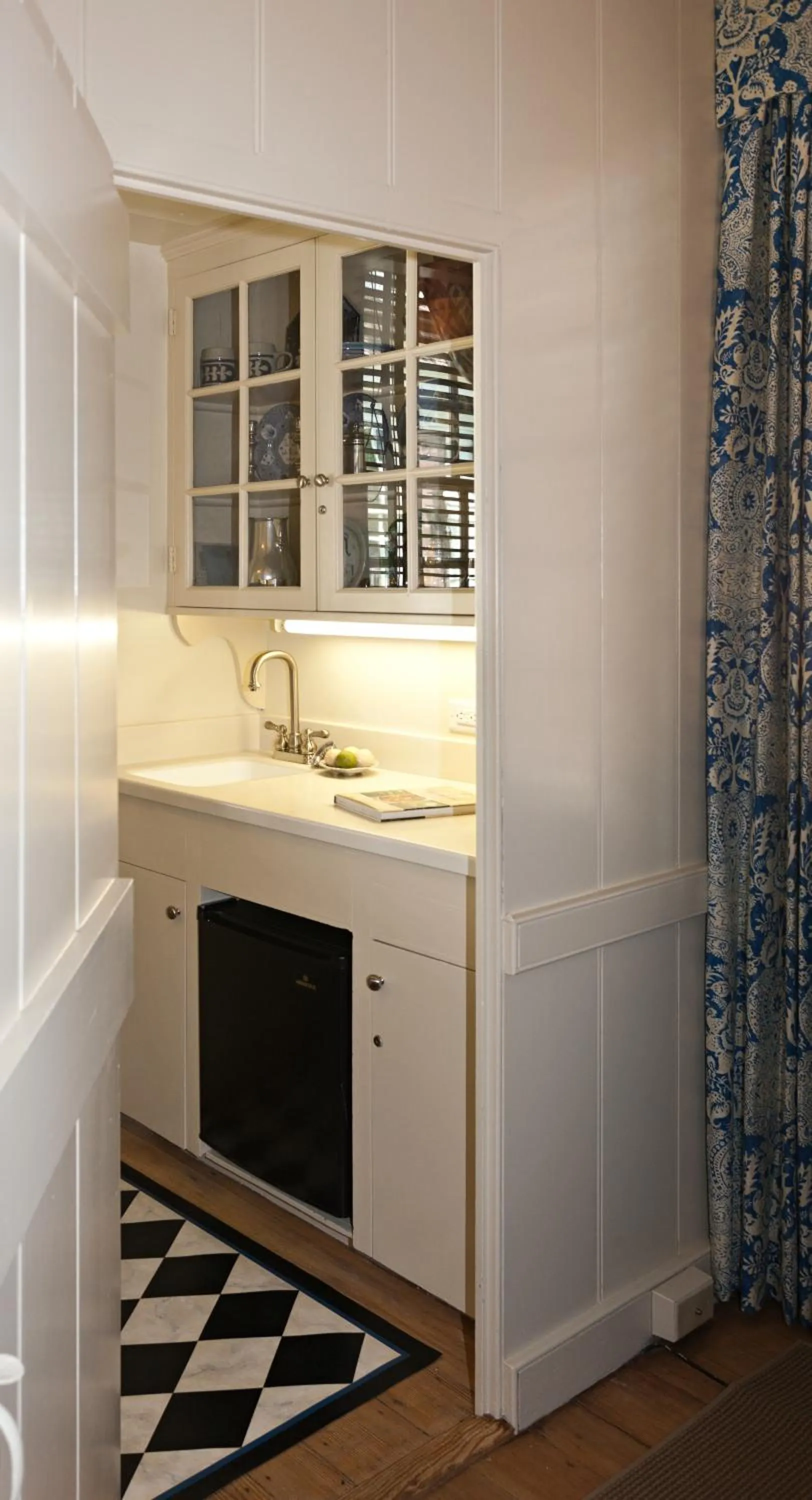 Bathroom in Colonial Houses, an official Colonial Williamsburg Hotel