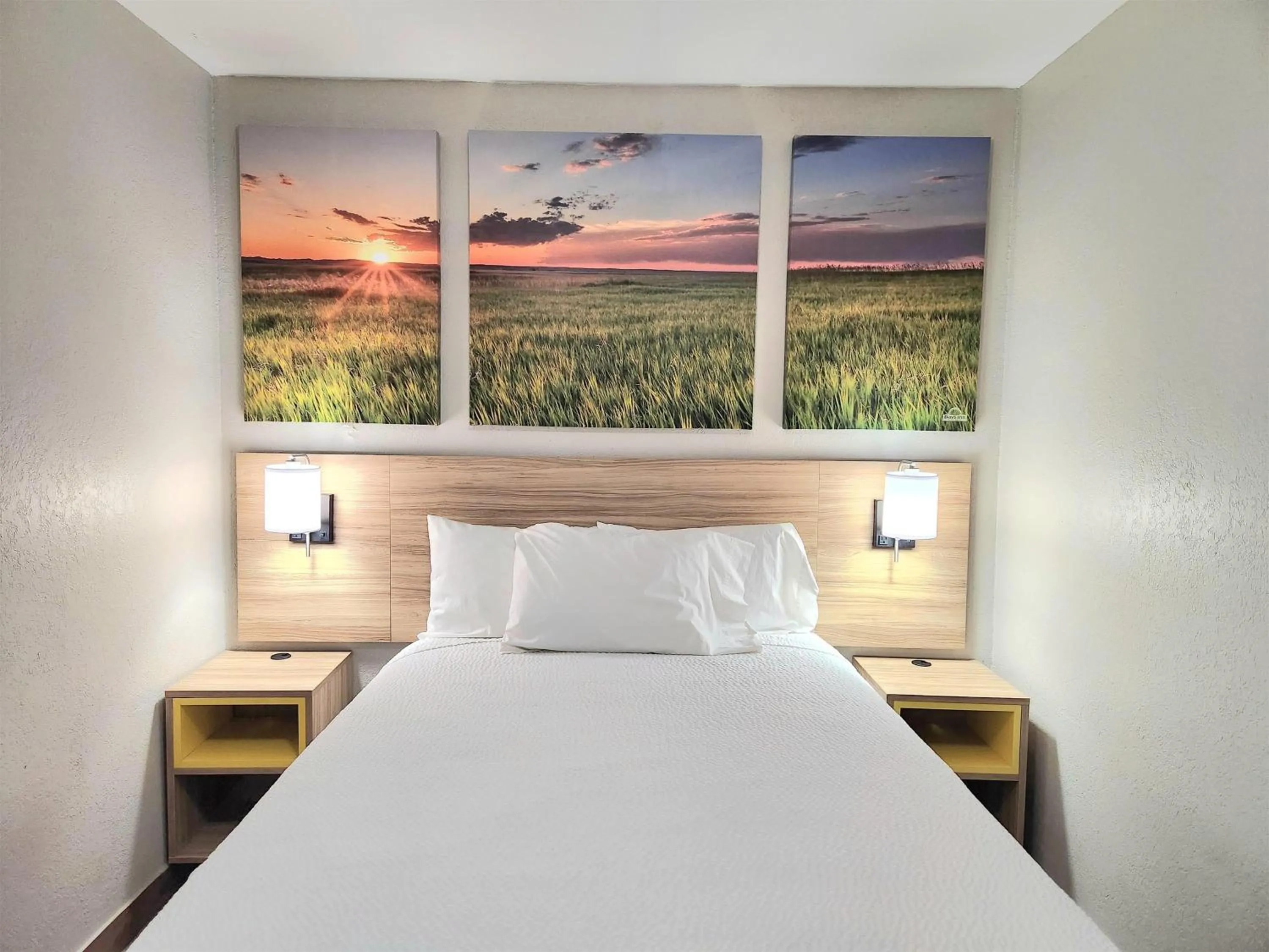 Photo of the whole room, Bed in Days Inn by Wyndham McAllen