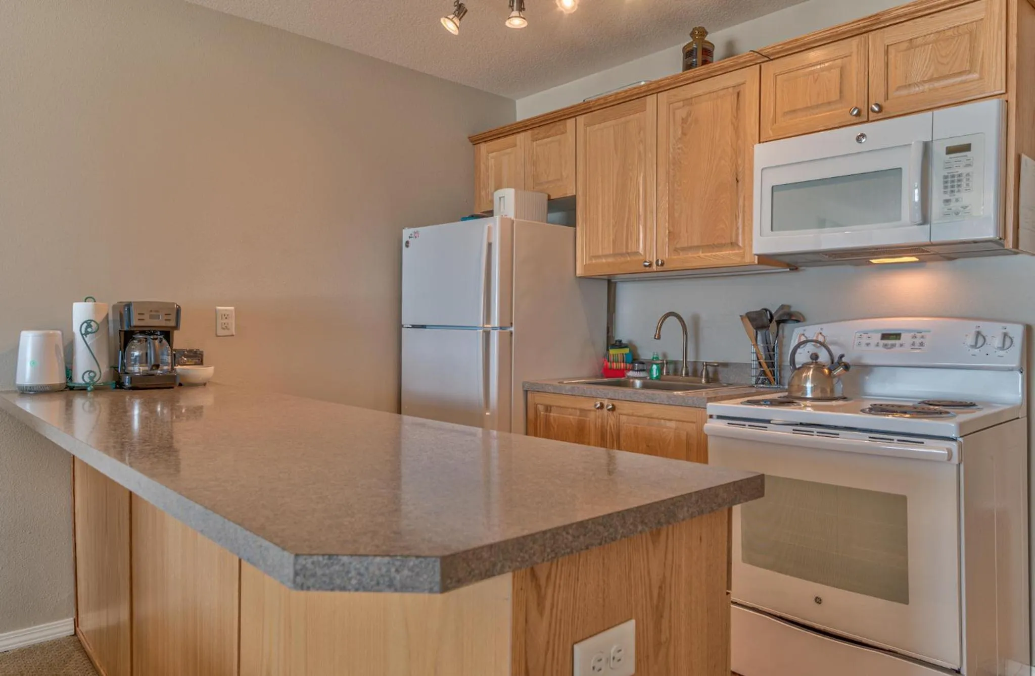 Kitchen or kitchenette in Sea Gypsy Rentals