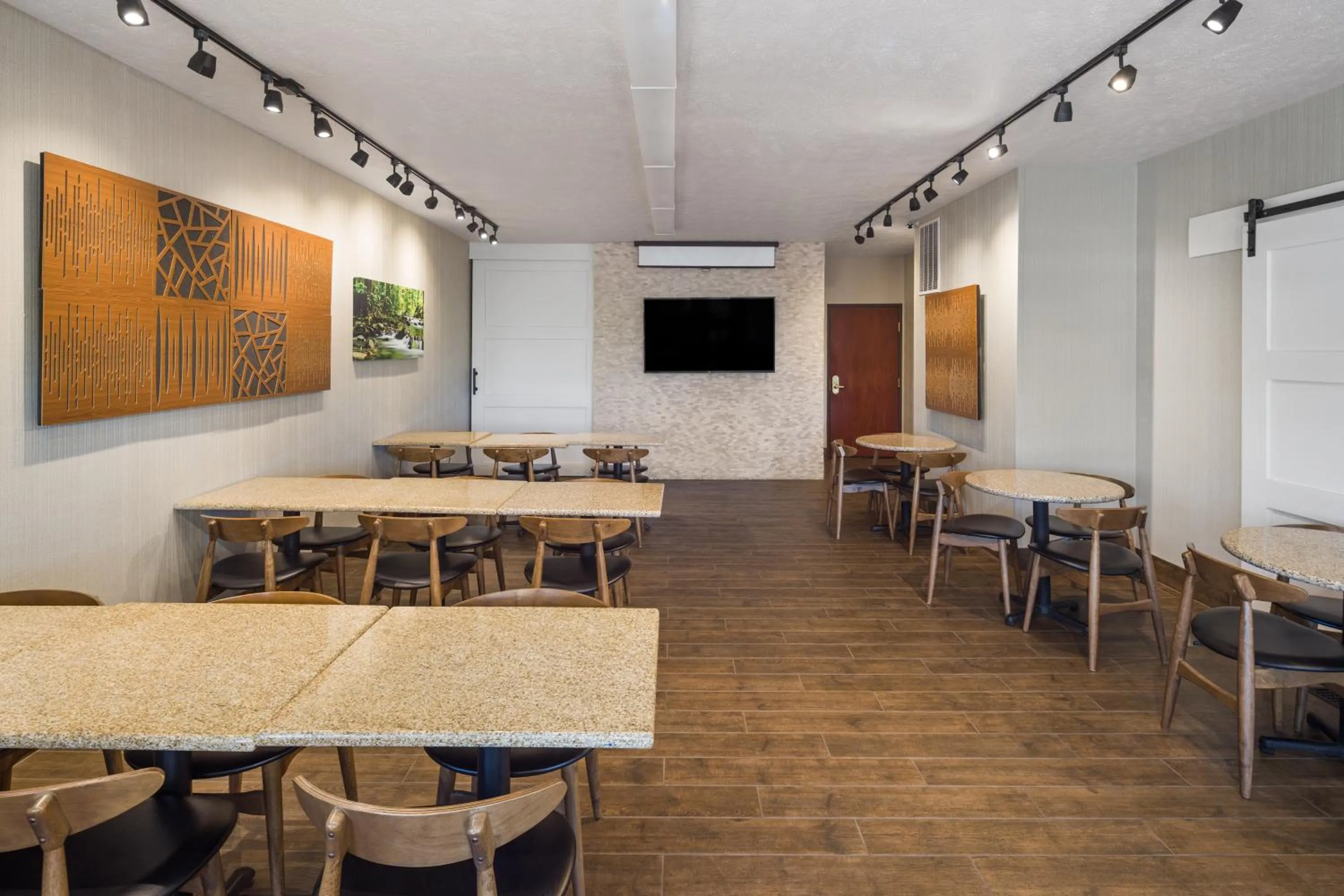 Ramada by Wyndham Moses Lake