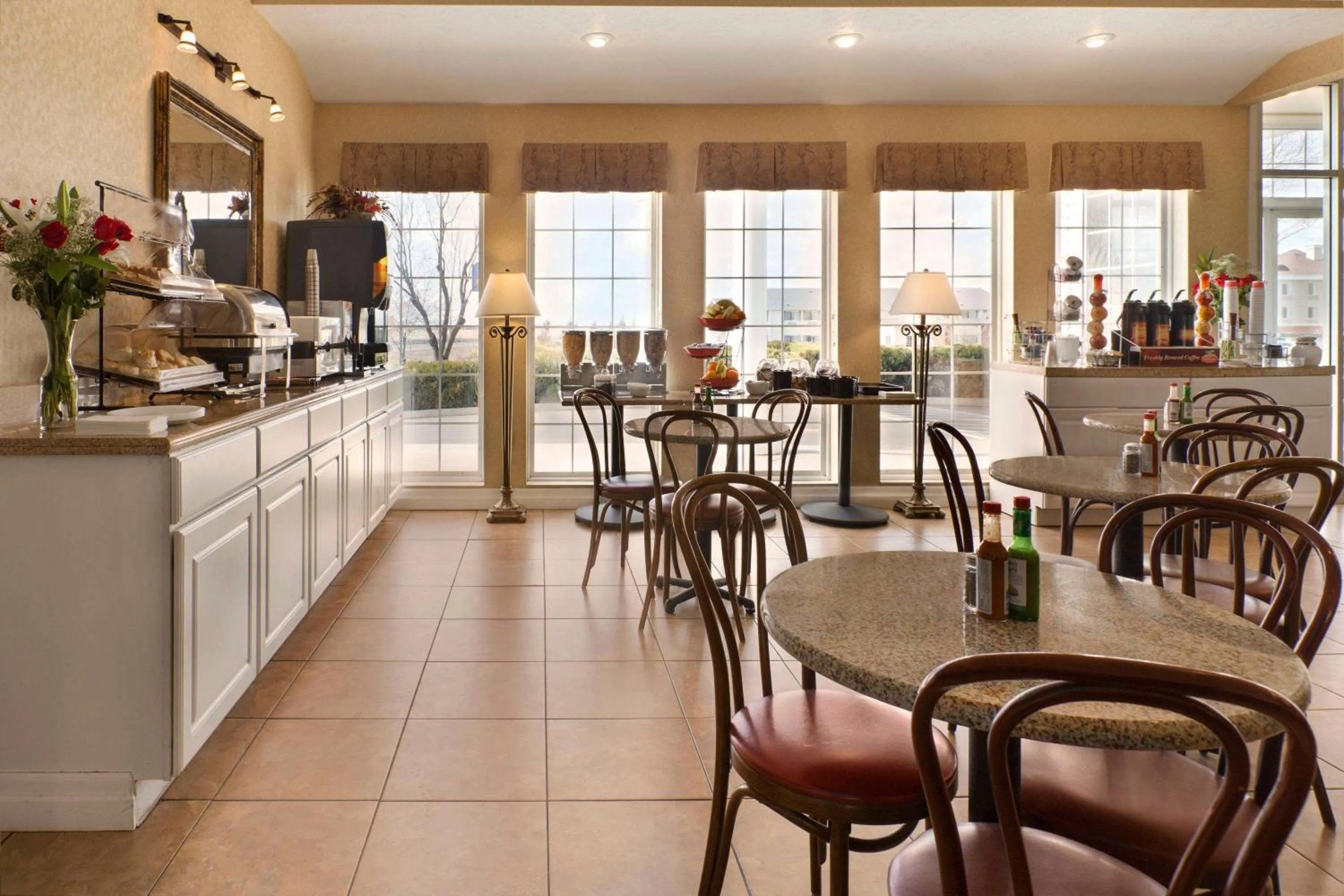 Restaurant/places to eat in Ramada by Wyndham Moses Lake