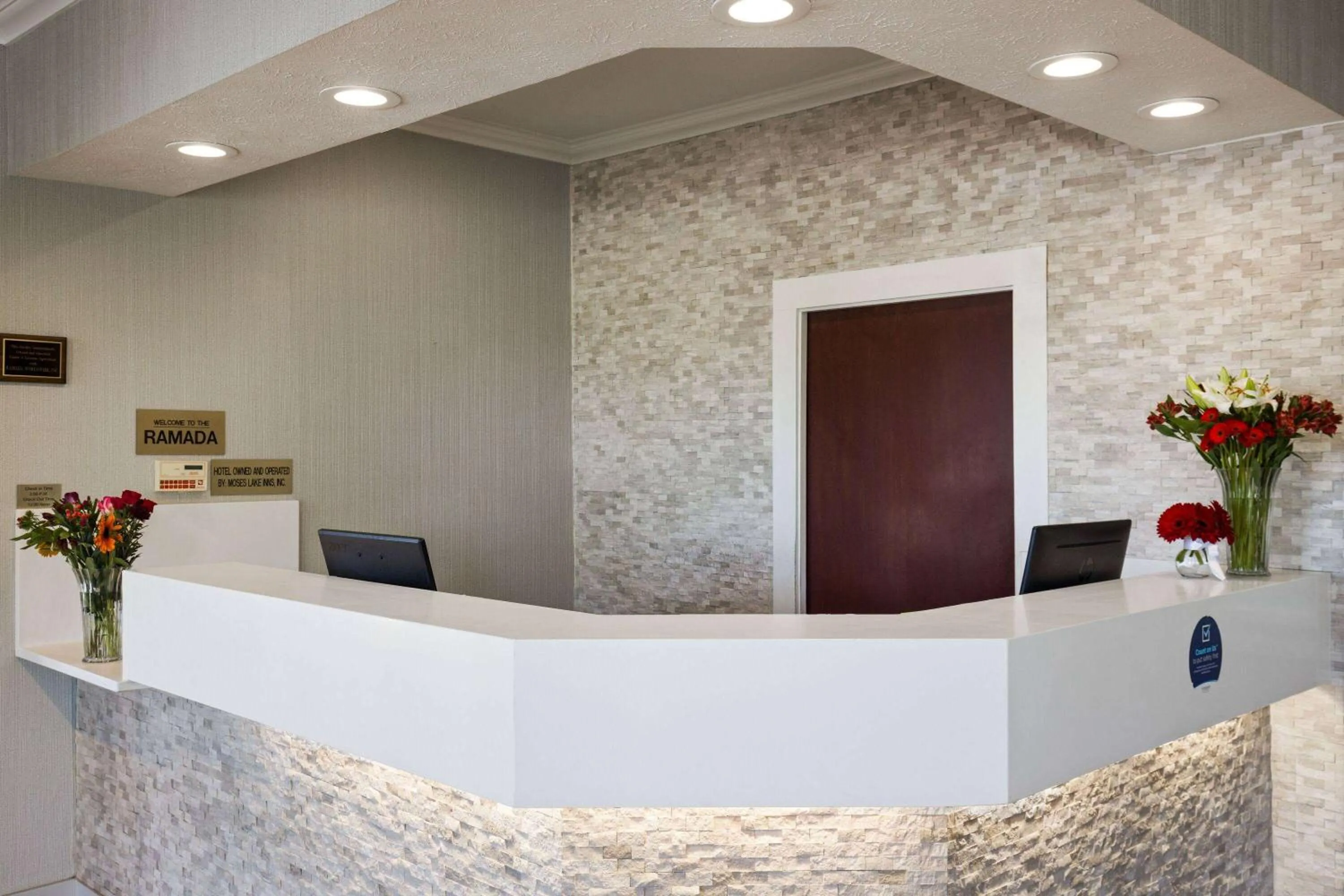 Lobby or reception in Ramada by Wyndham Moses Lake
