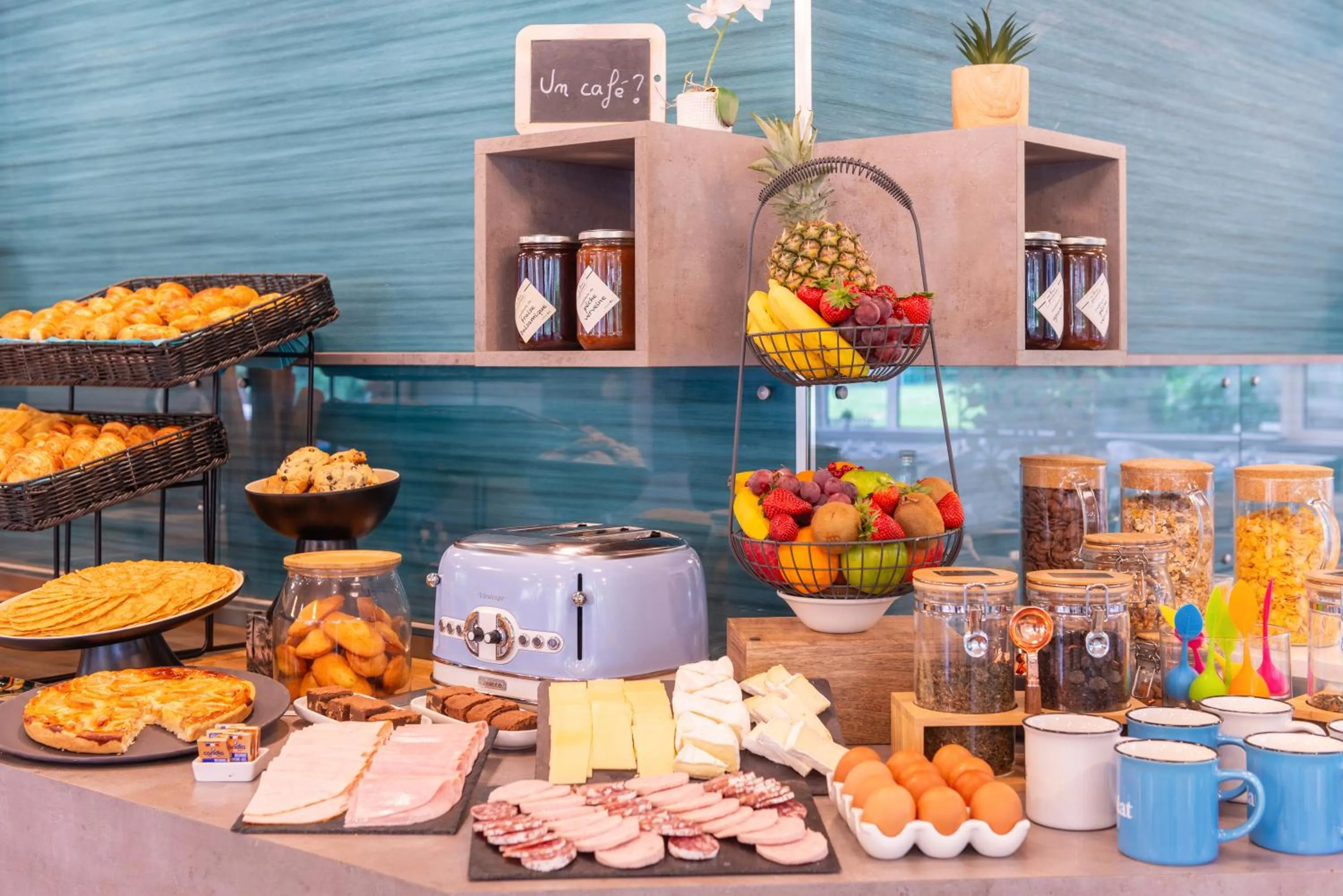 Breakfast in Kyriad Hotel Lyon Givors