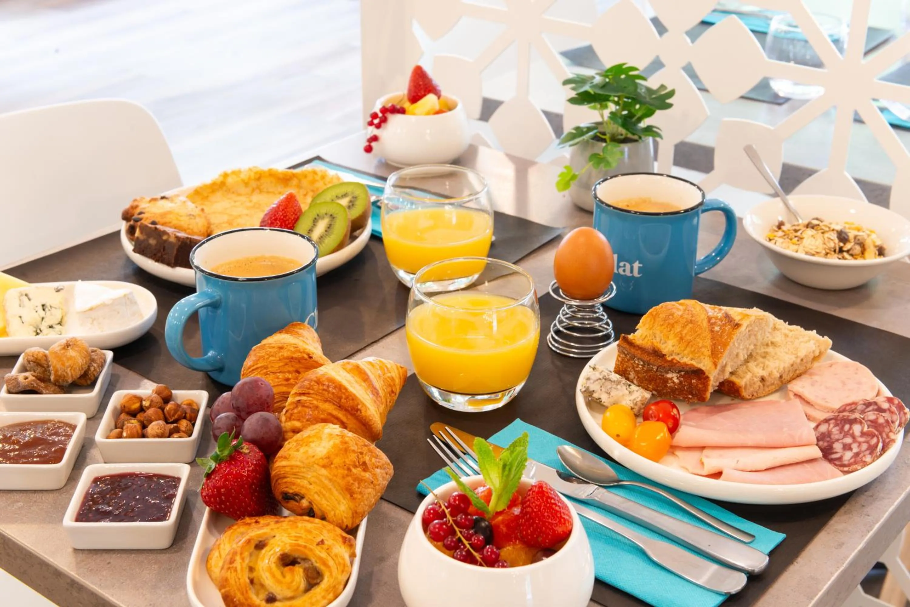 Breakfast in Kyriad Hotel Lyon Givors