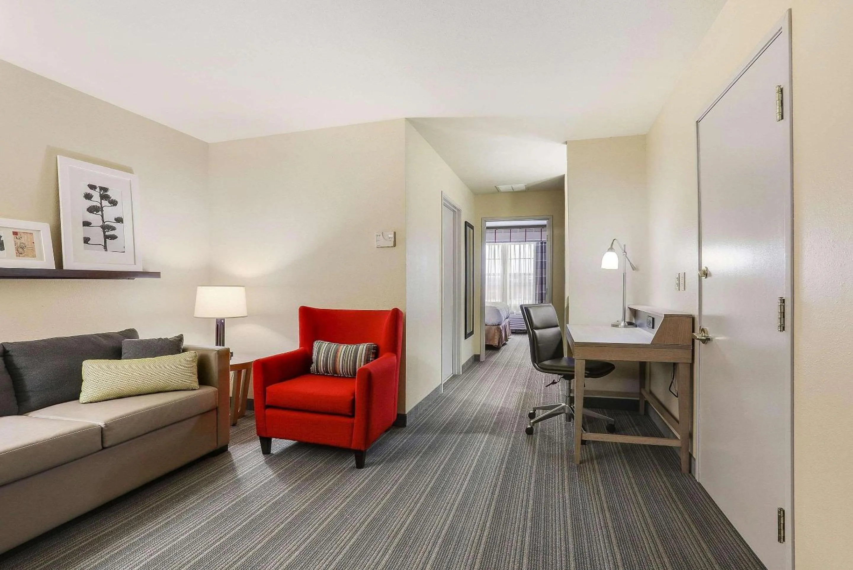 Bedroom, Bed in Country Inn & Suites by Radisson, Green Bay, WI