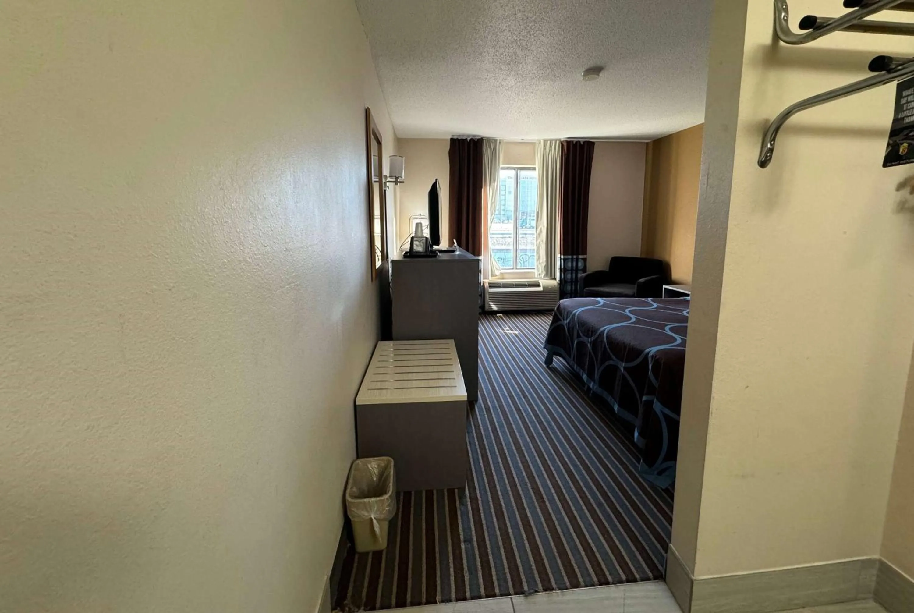 Photo of the whole room, Bed in Super 8 by Wyndham Columbia Clark Lane