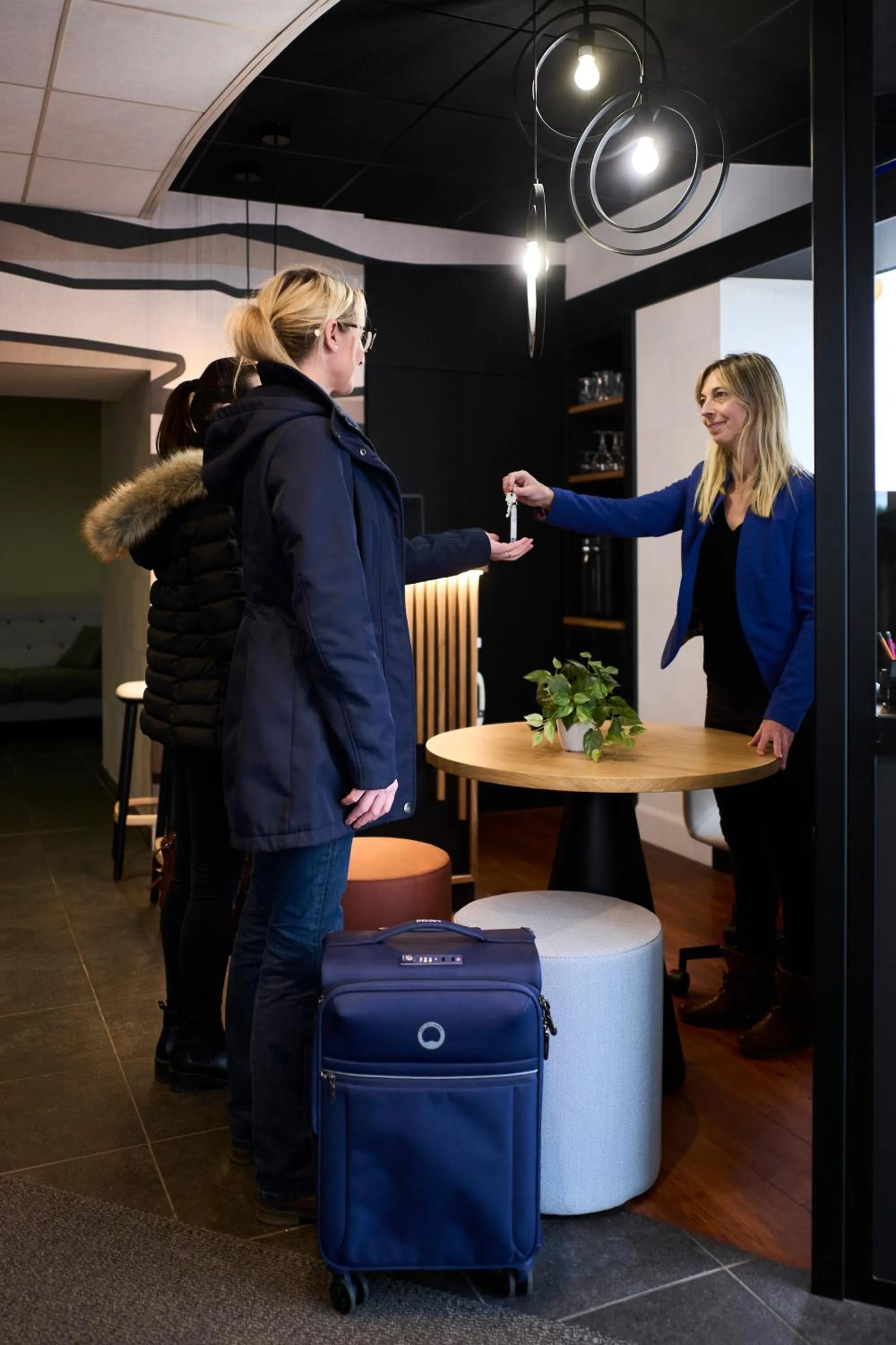 Lobby or reception in Kyriad Hôtel Lamballe - Gare TGV - Centre ville