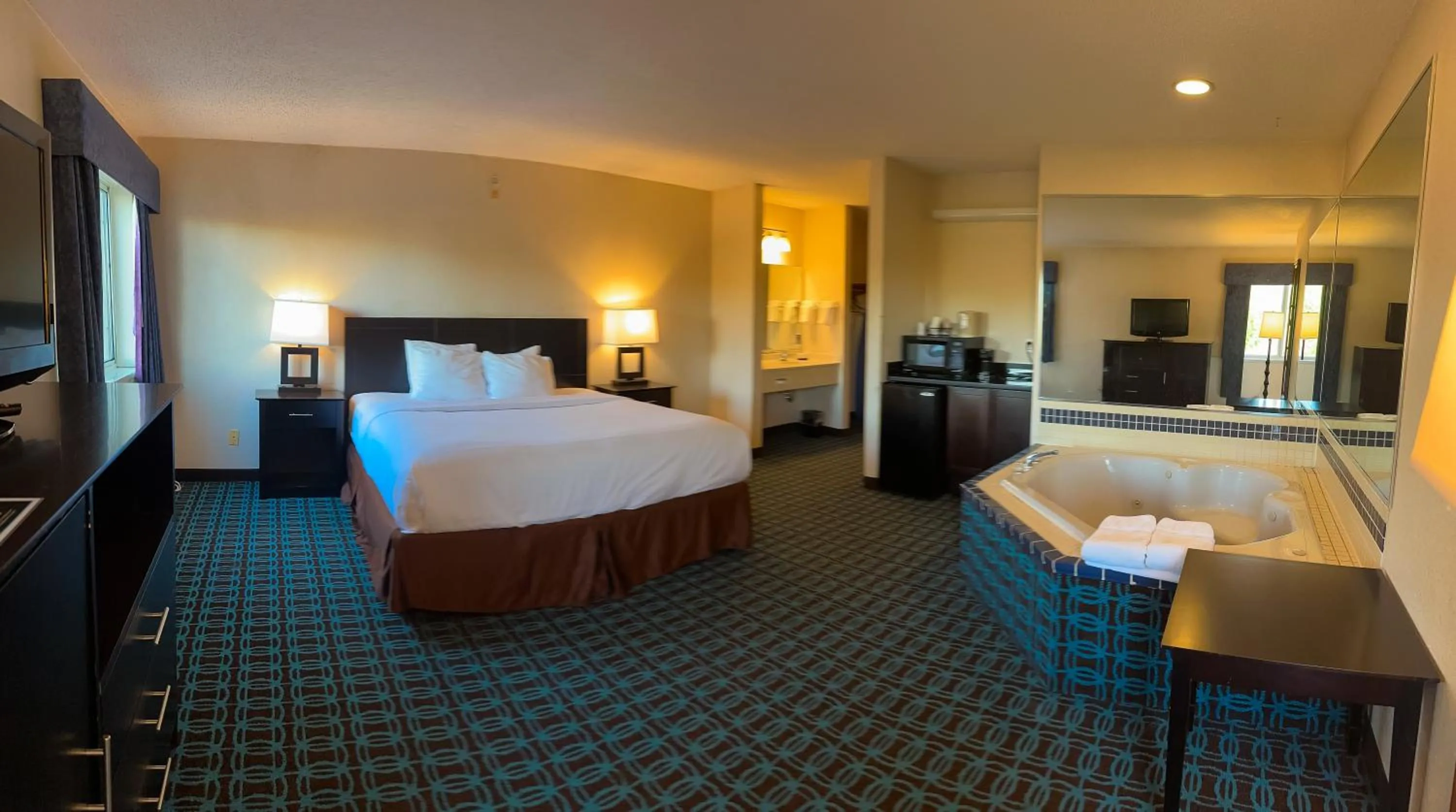 Photo of the whole room, Bed in Baymont by Wyndham Howell/Brighton