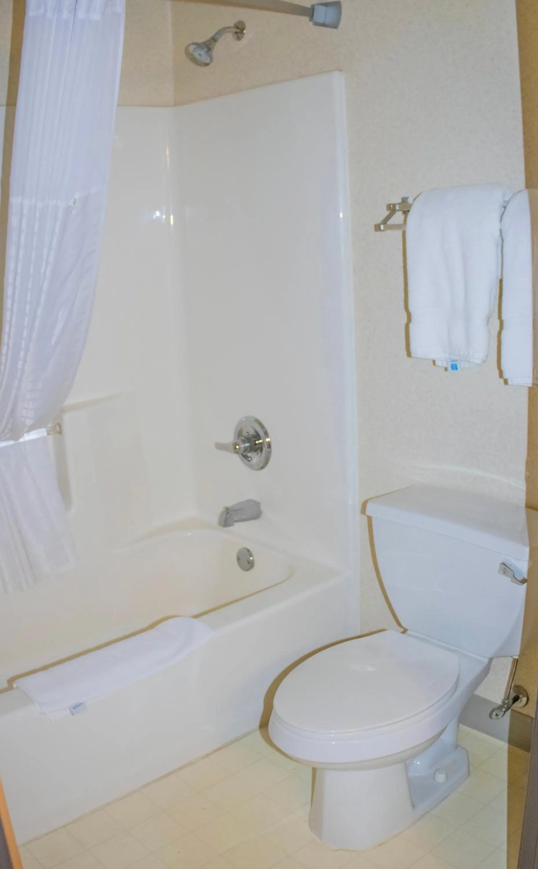 Bathroom in Baymont by Wyndham Howell/Brighton