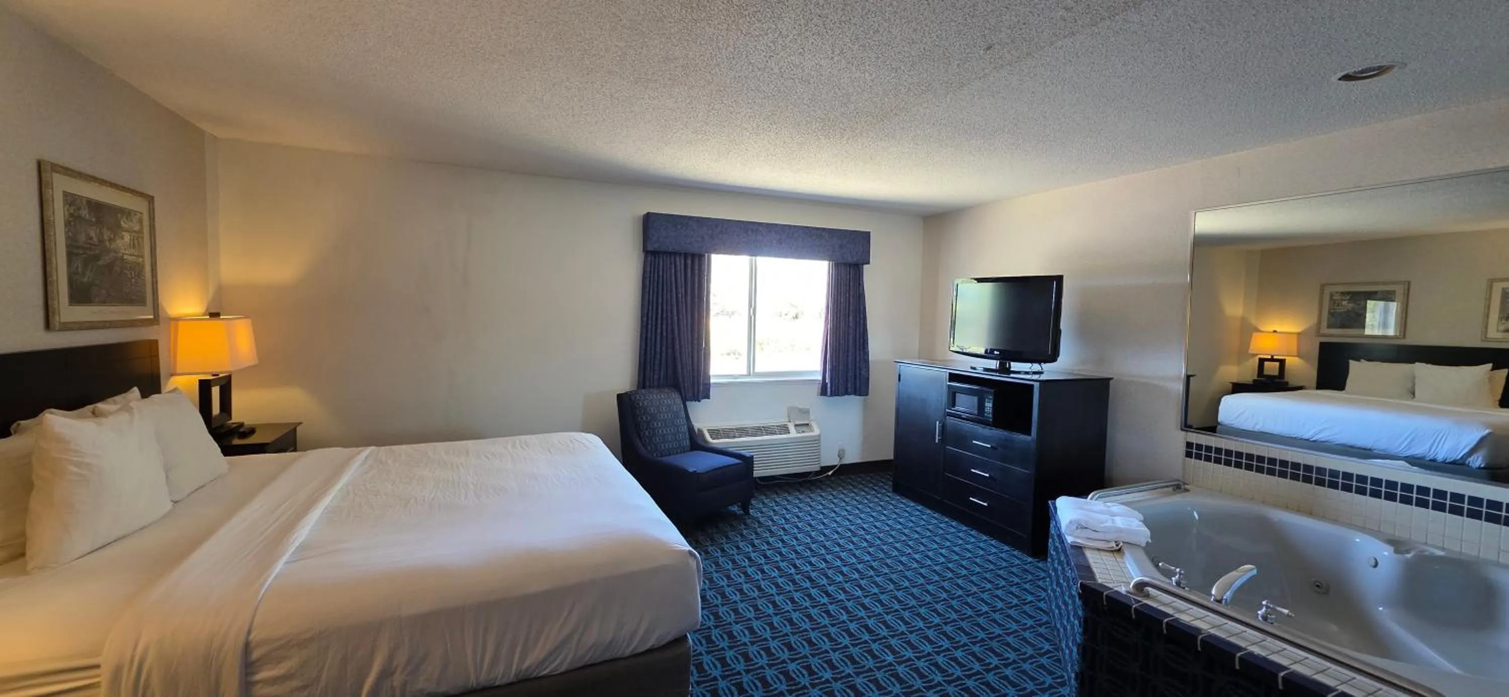 Photo of the whole room, Bed in Baymont by Wyndham Howell/Brighton