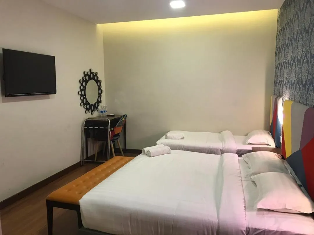 Bedroom, Bed in W Hotel Cemerlang