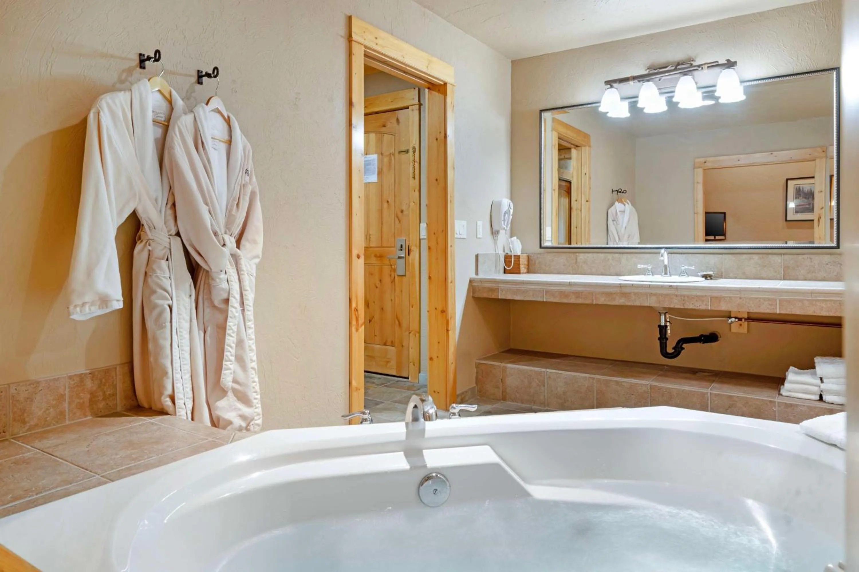 Bathroom in Best Western Ponderosa Lodge